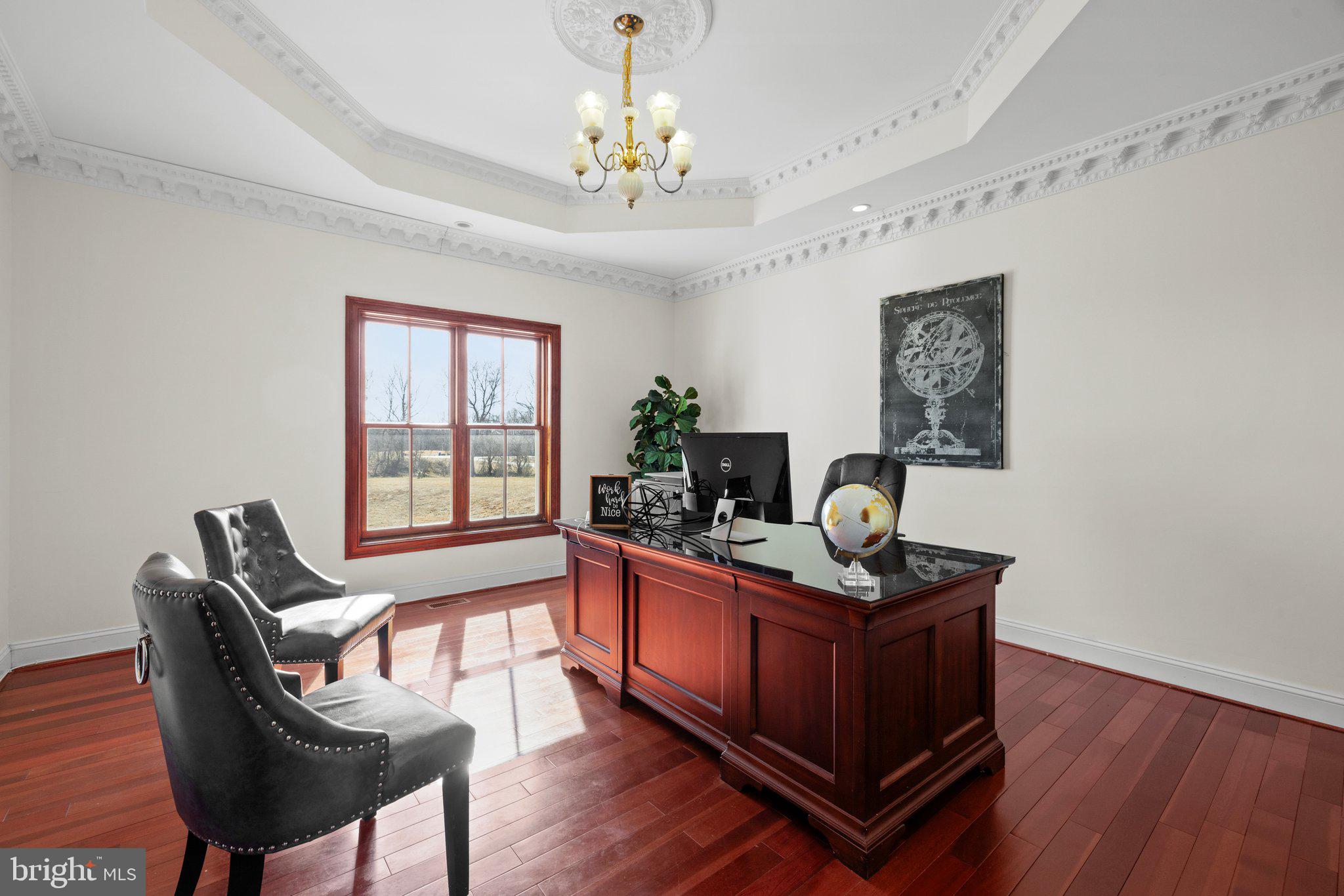 THE CHIMNEYS - Residential