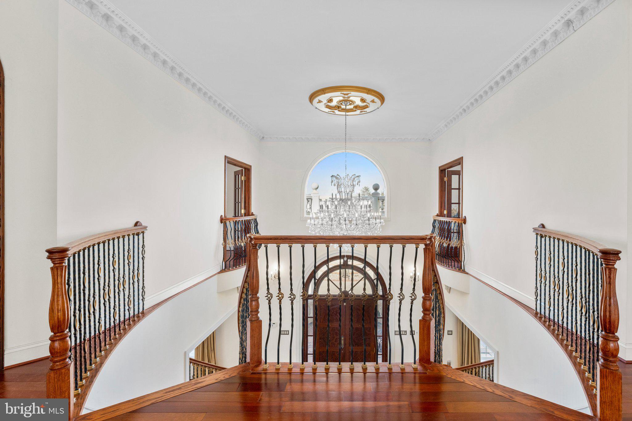 THE CHIMNEYS - Residential