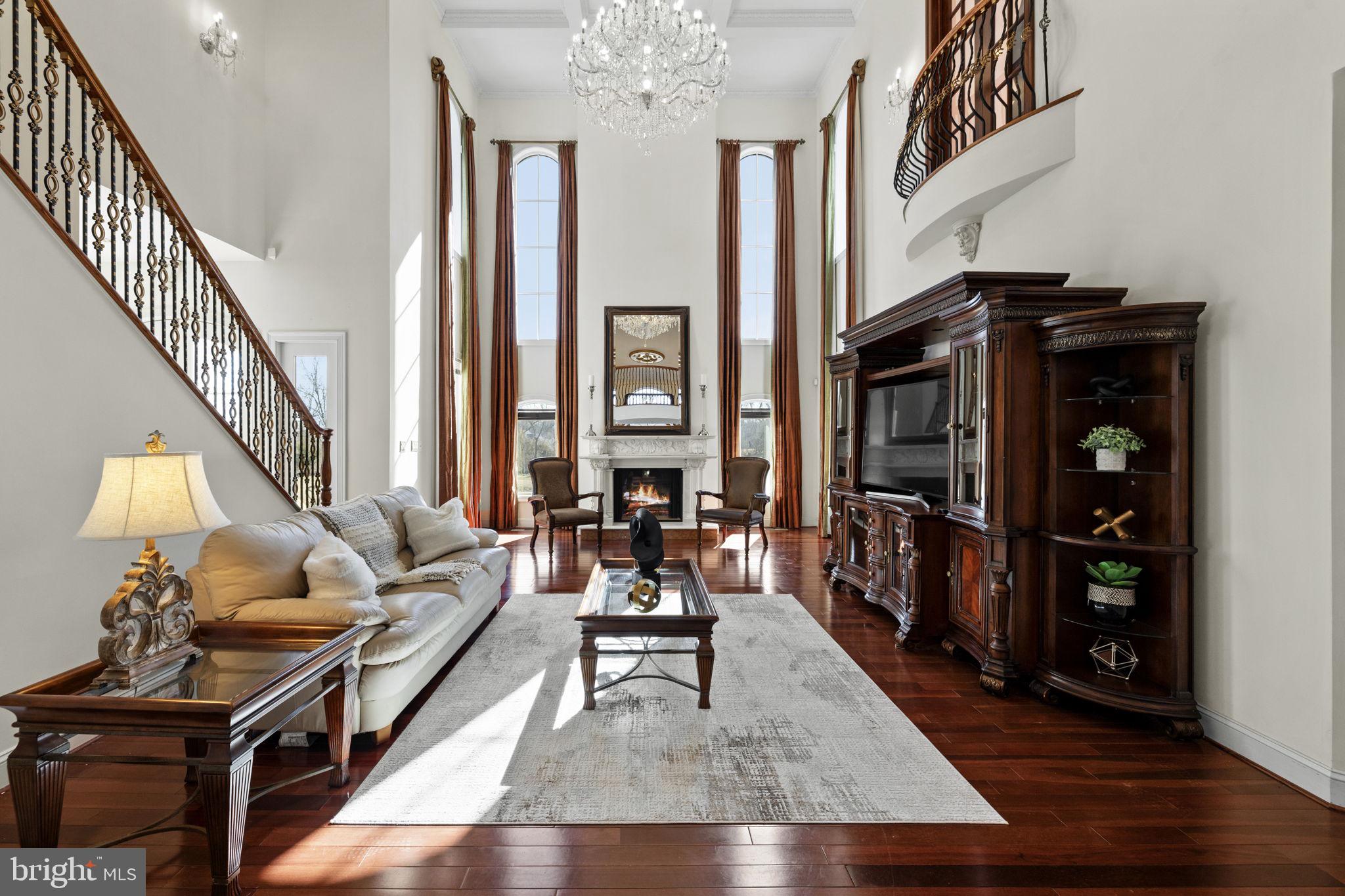 THE CHIMNEYS - Residential