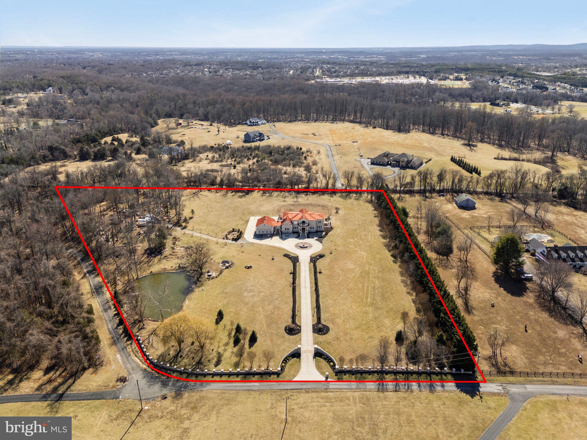 THE CHIMNEYS - Residential