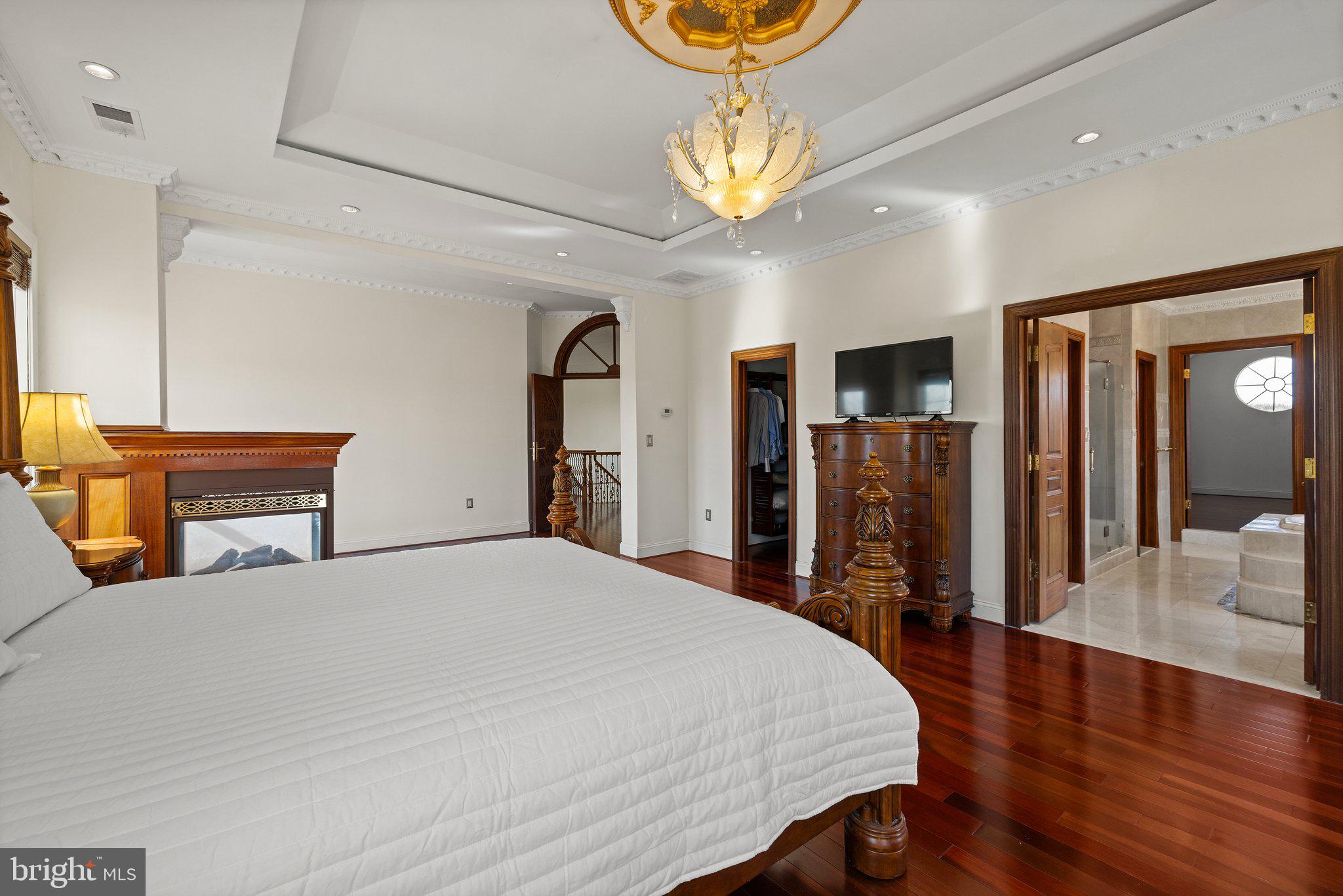 THE CHIMNEYS - Residential