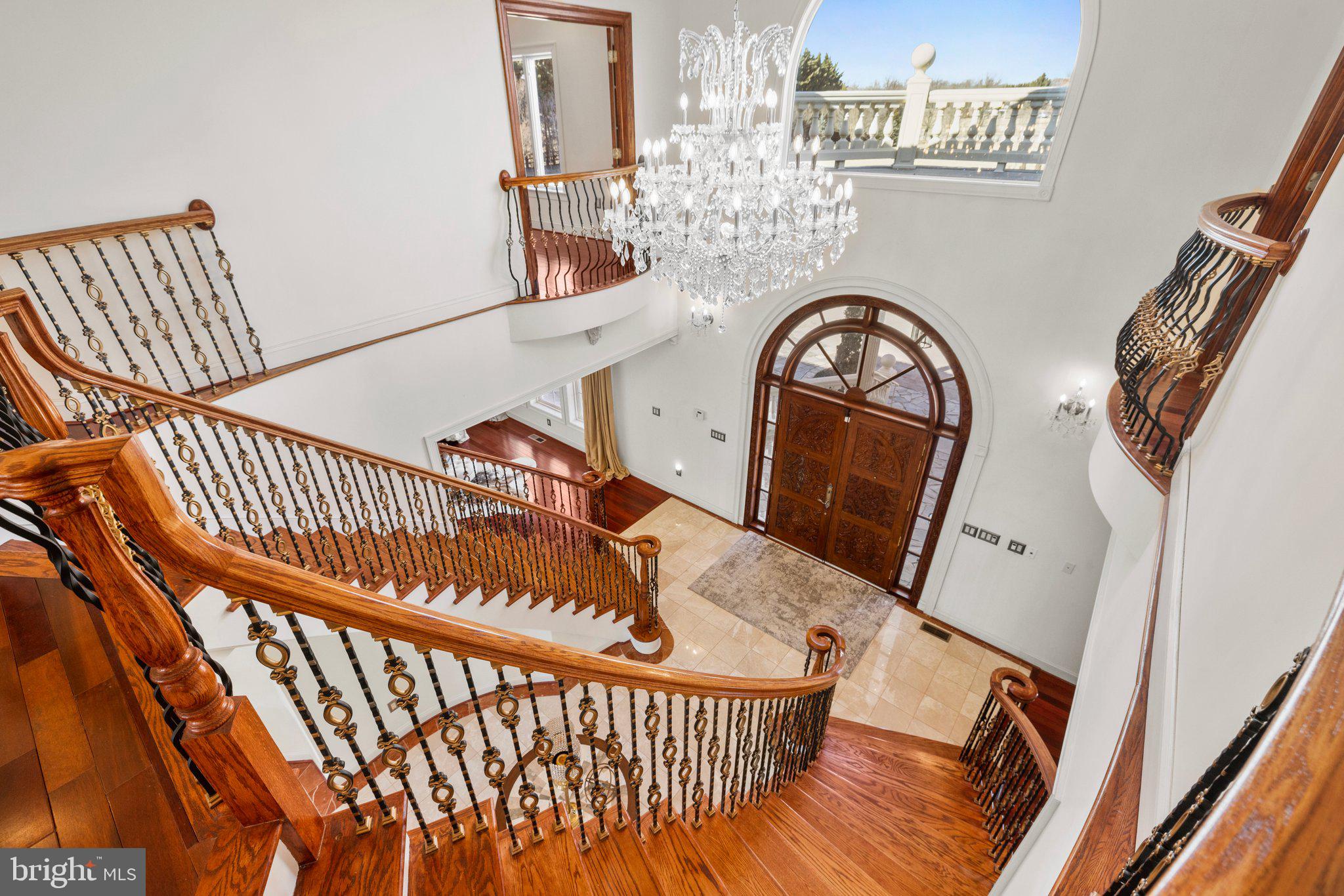 THE CHIMNEYS - Residential