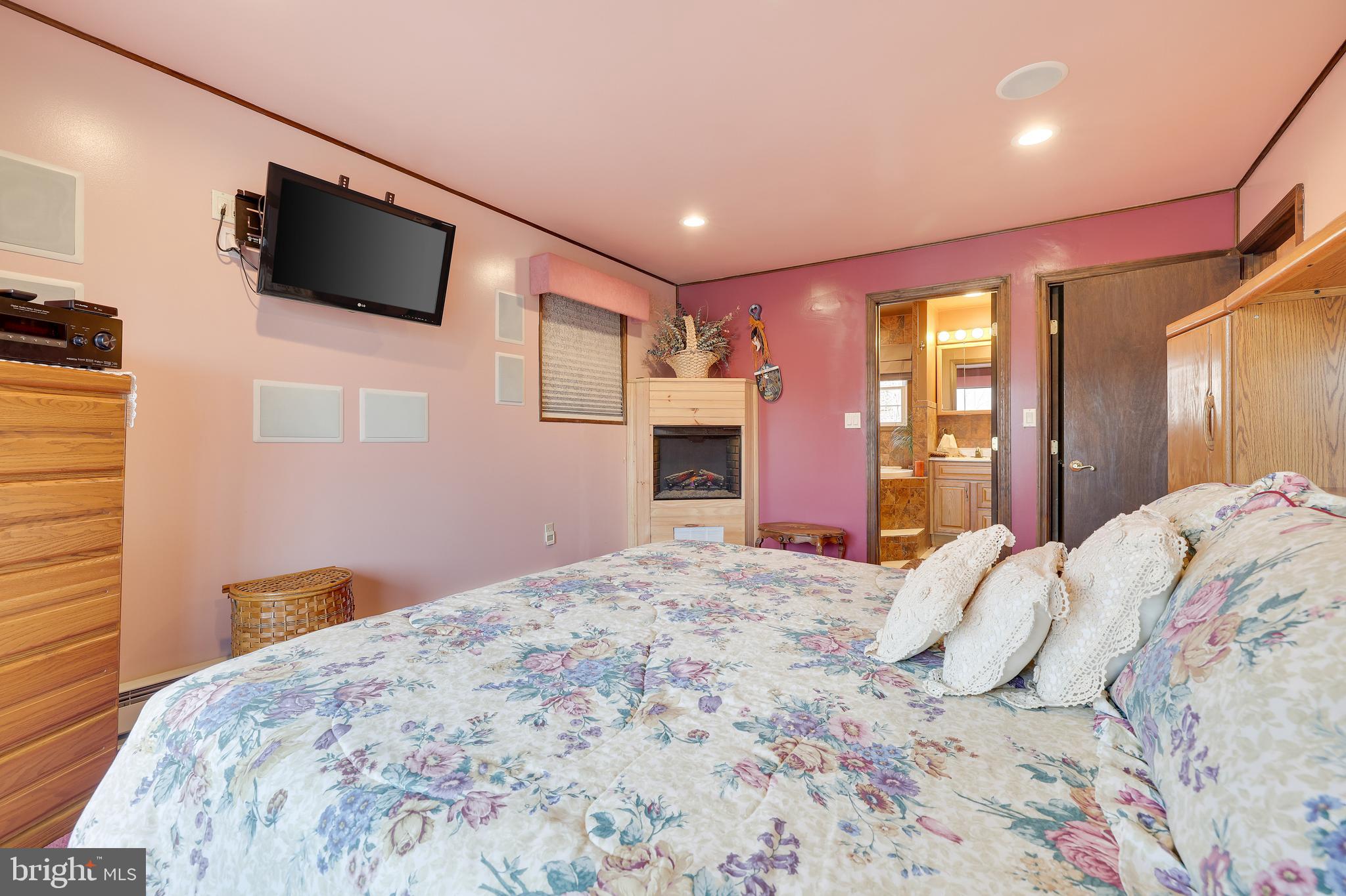 SAW CREEK ESTATES - Residential