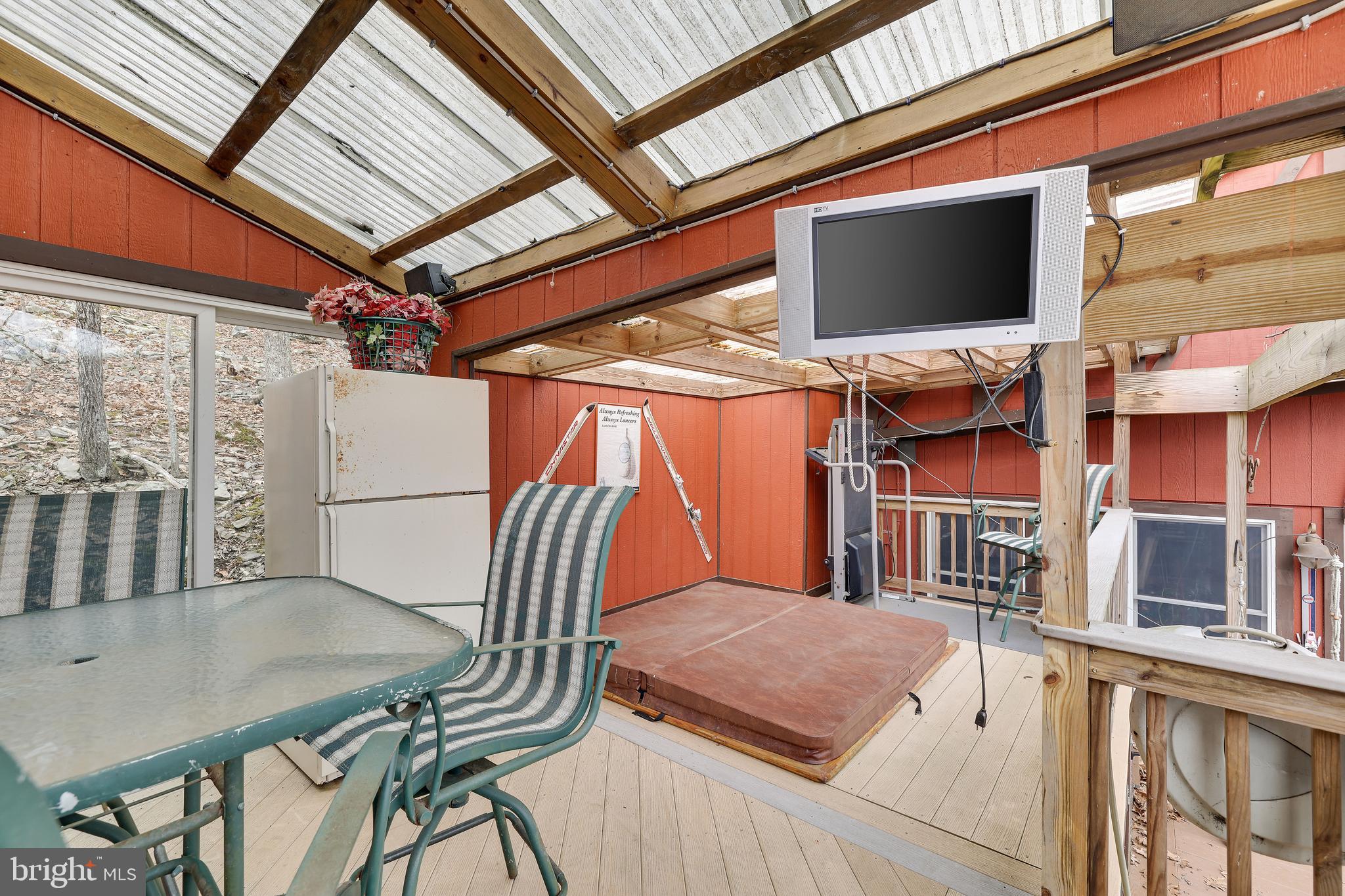 SAW CREEK ESTATES - Residential