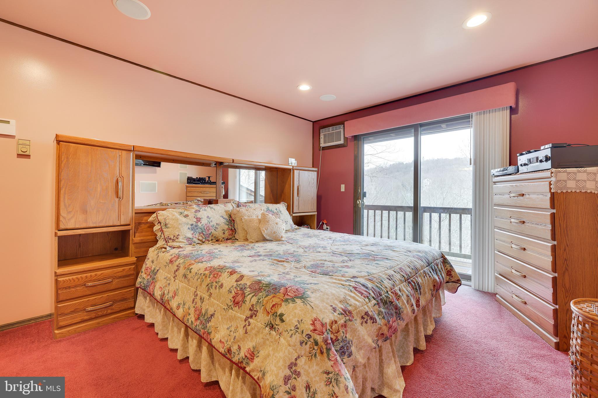 SAW CREEK ESTATES - Residential