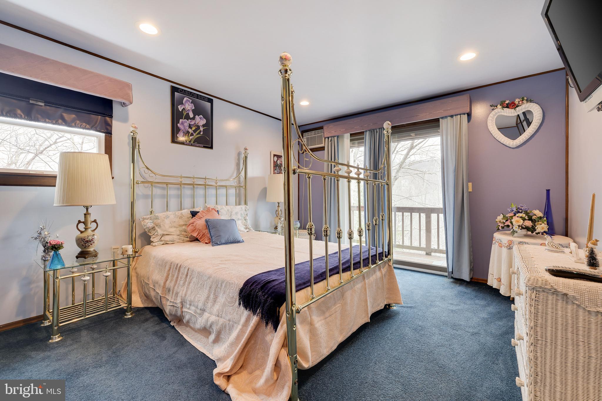 SAW CREEK ESTATES - Residential