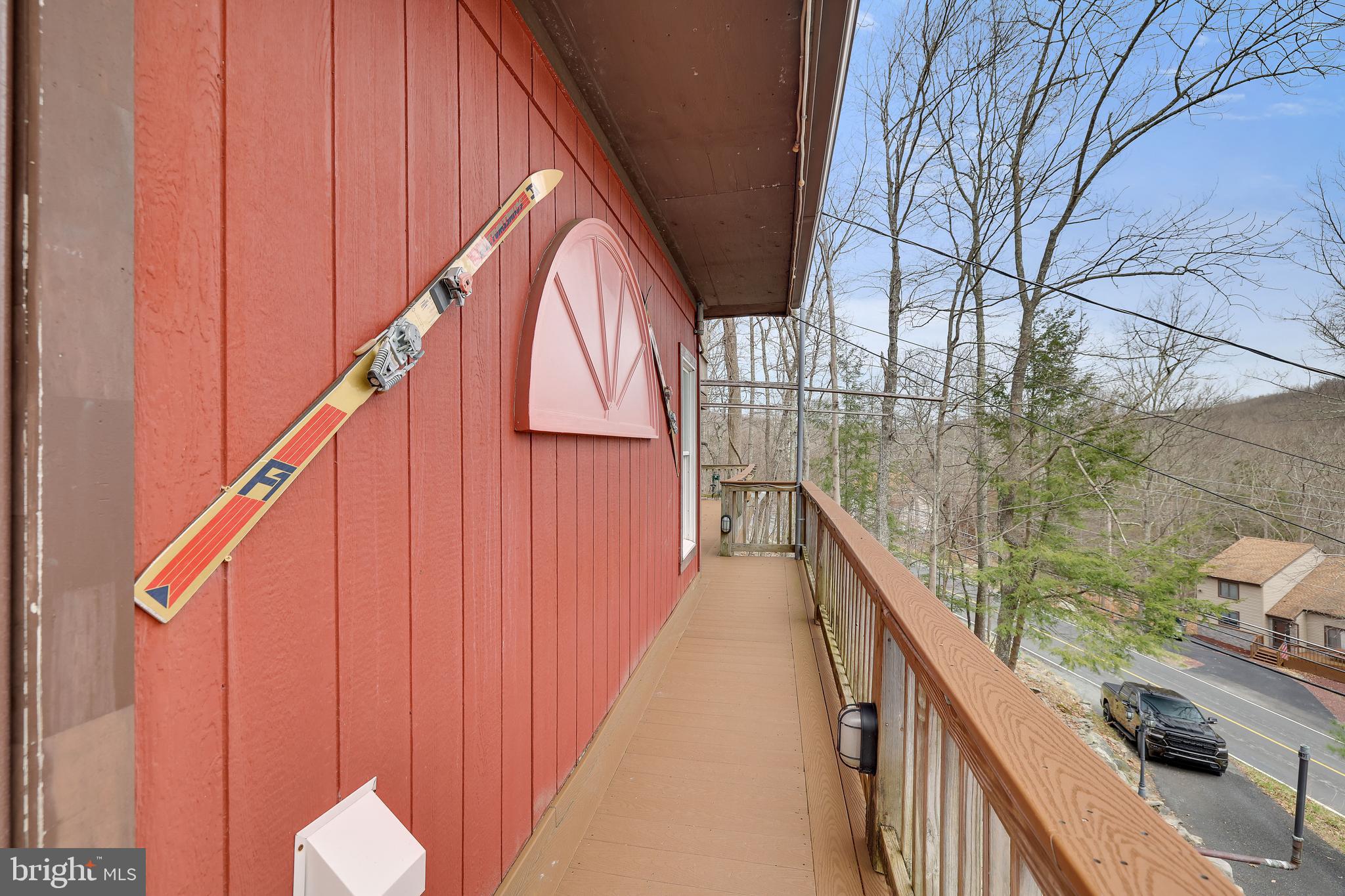 SAW CREEK ESTATES - Residential