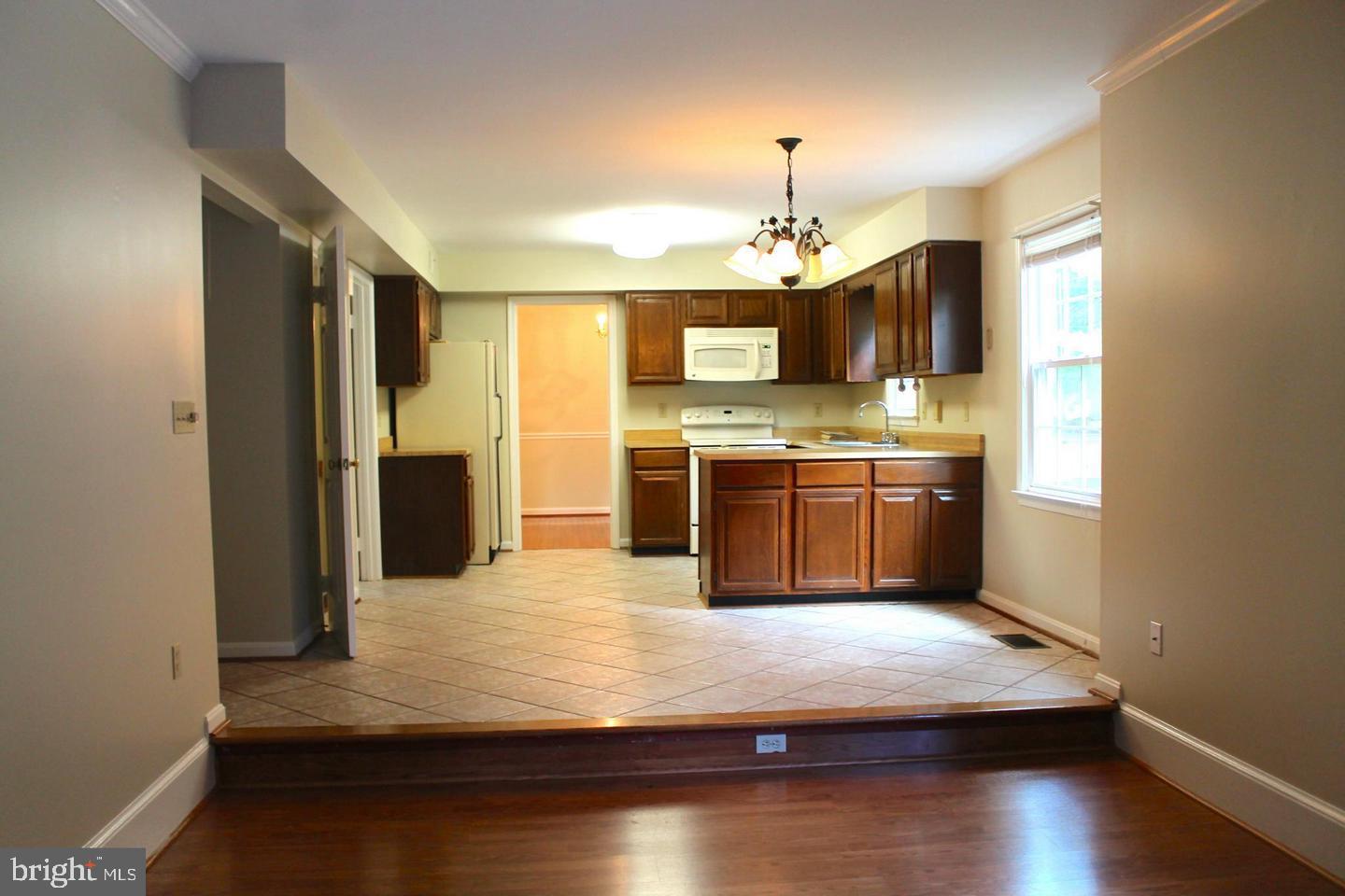 LAKE RIDGE/PROMONTRY OAK - Residential Lease