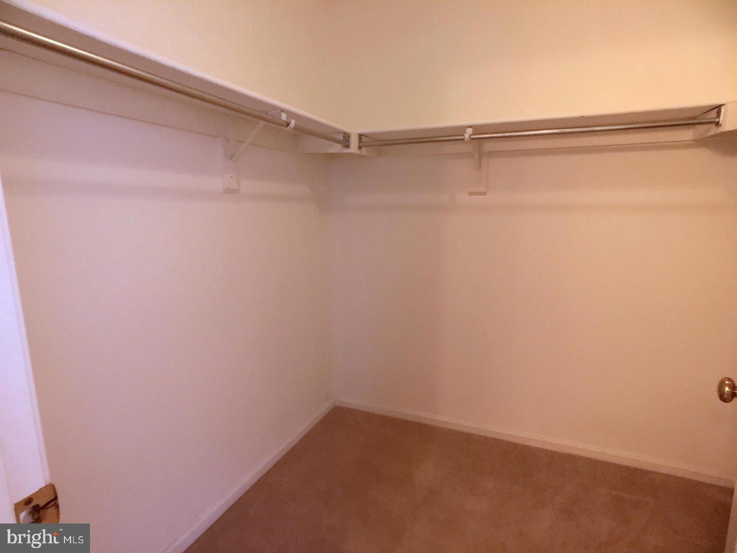 LAKE RIDGE/PROMONTRY OAK - Residential Lease