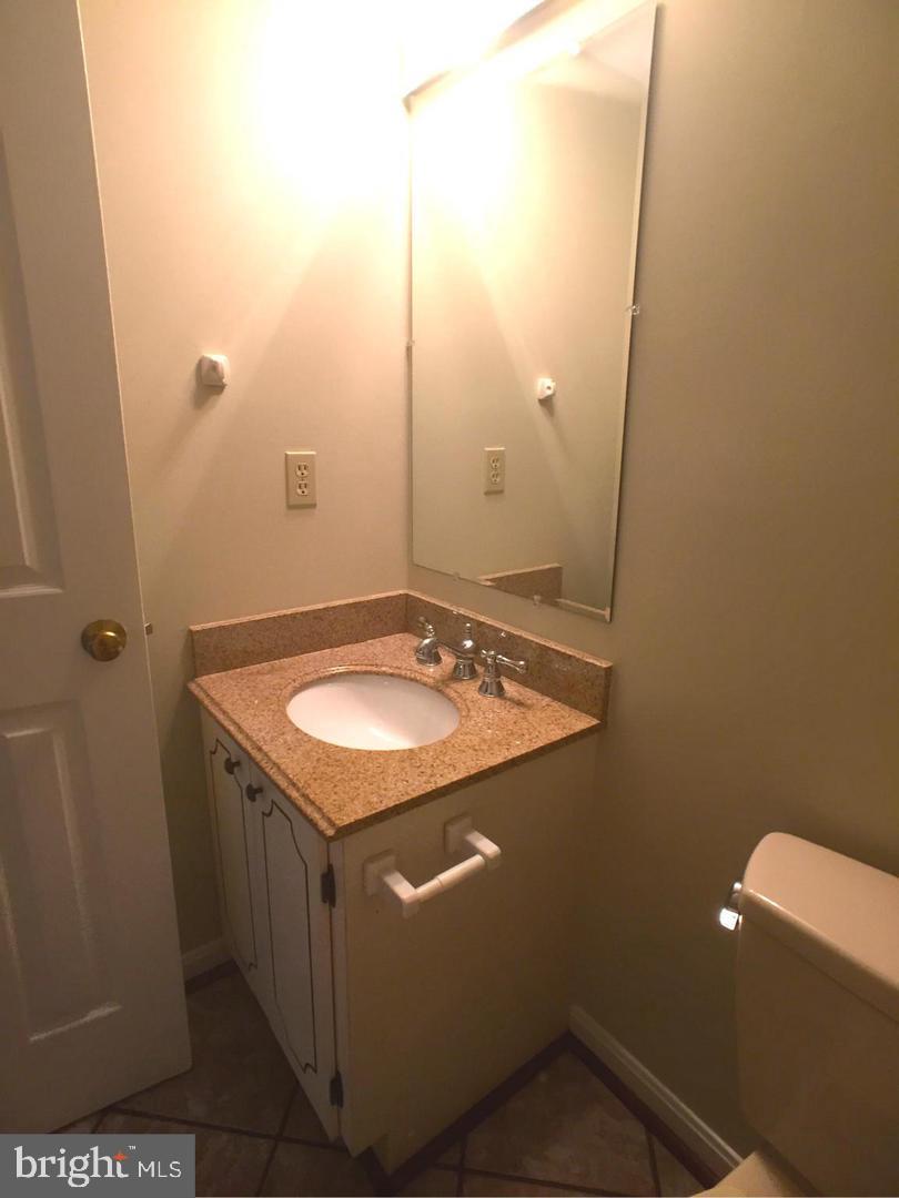 LAKE RIDGE/PROMONTRY OAK - Residential Lease