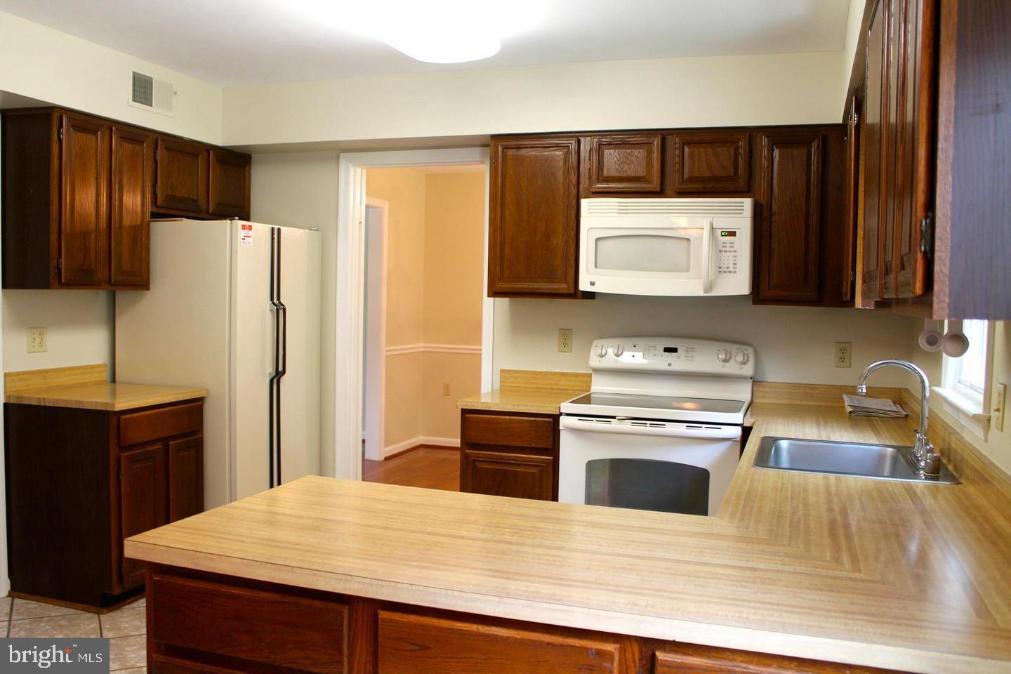 LAKE RIDGE/PROMONTRY OAK - Residential Lease