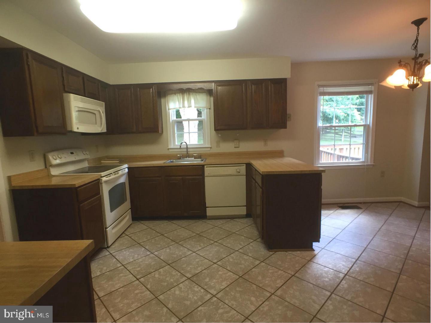 LAKE RIDGE/PROMONTRY OAK - Residential Lease