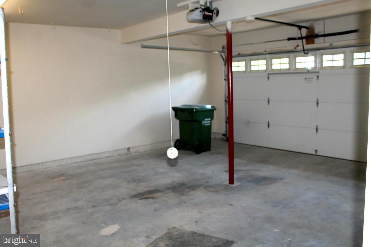 LAKE RIDGE/PROMONTRY OAK - Residential Lease