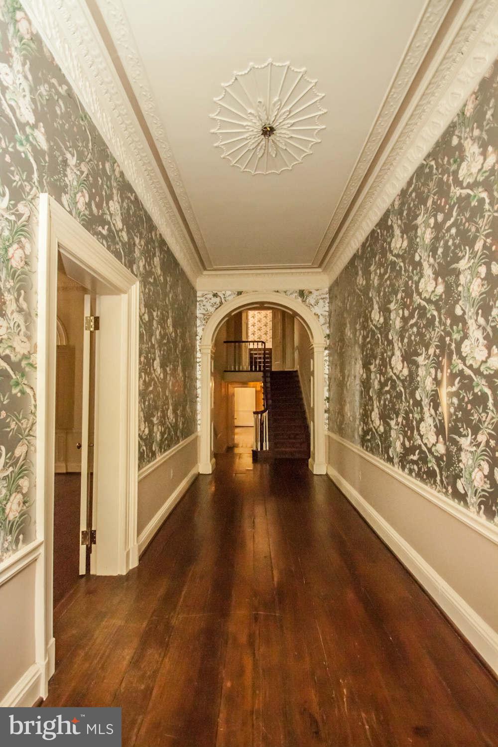 THOMPSON HOUSE - Residential