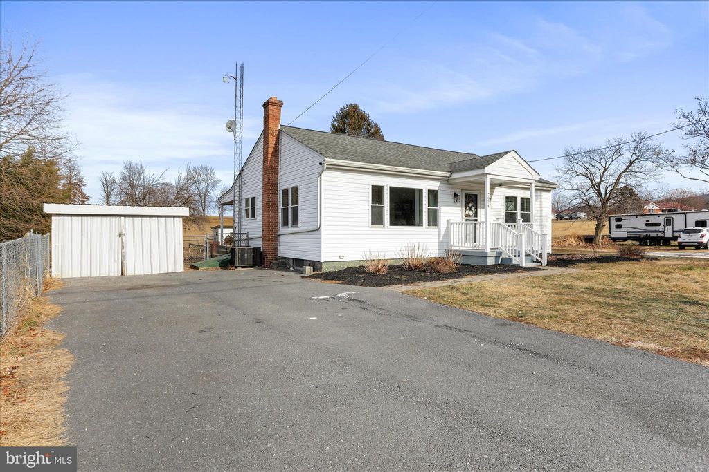 Photo of 7974 Tomstown Road, WAYNESBORO, PA 17268 (MLS # PAFL2032132)