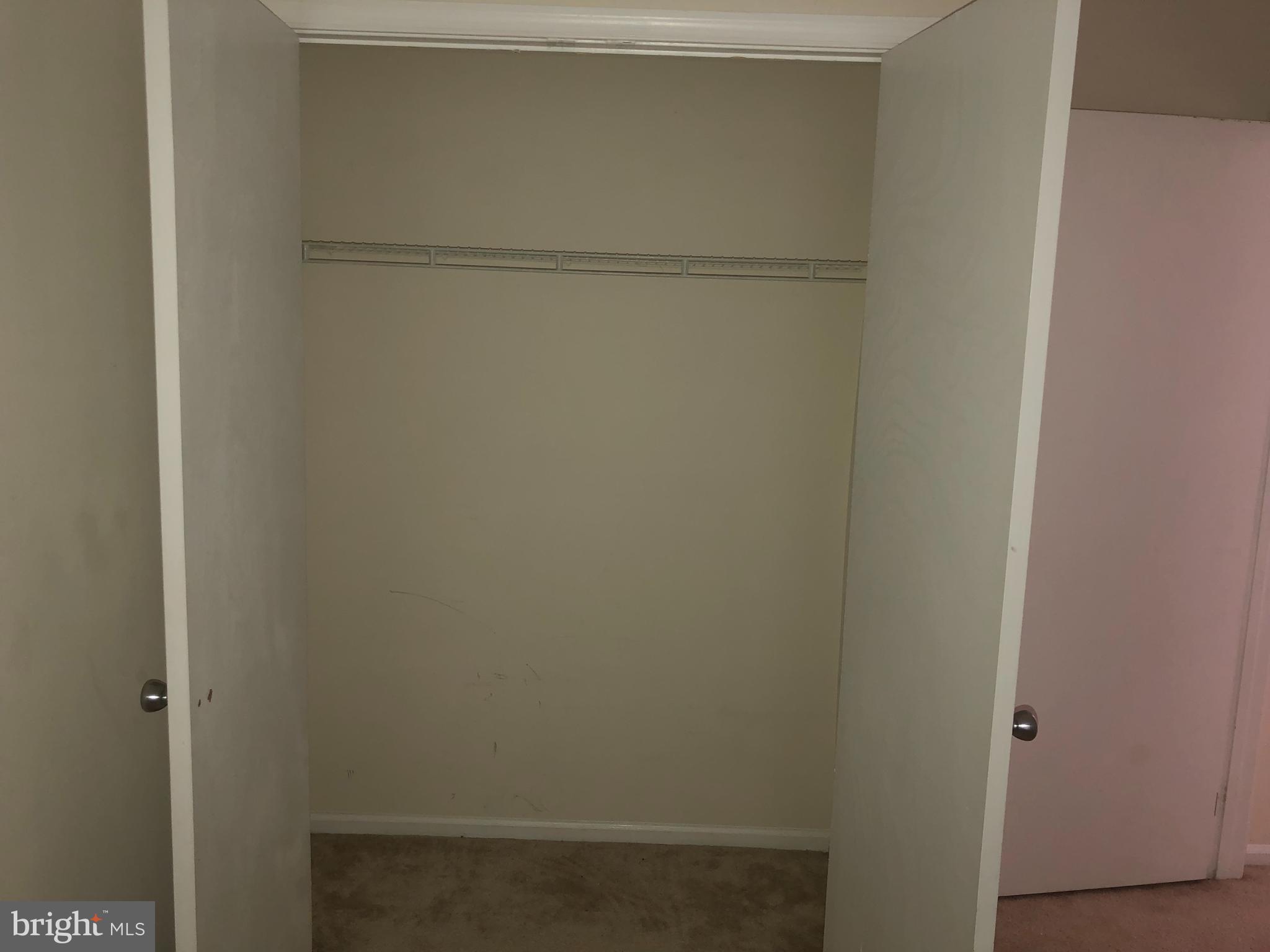 SINGLETONS GROVE - Residential Lease