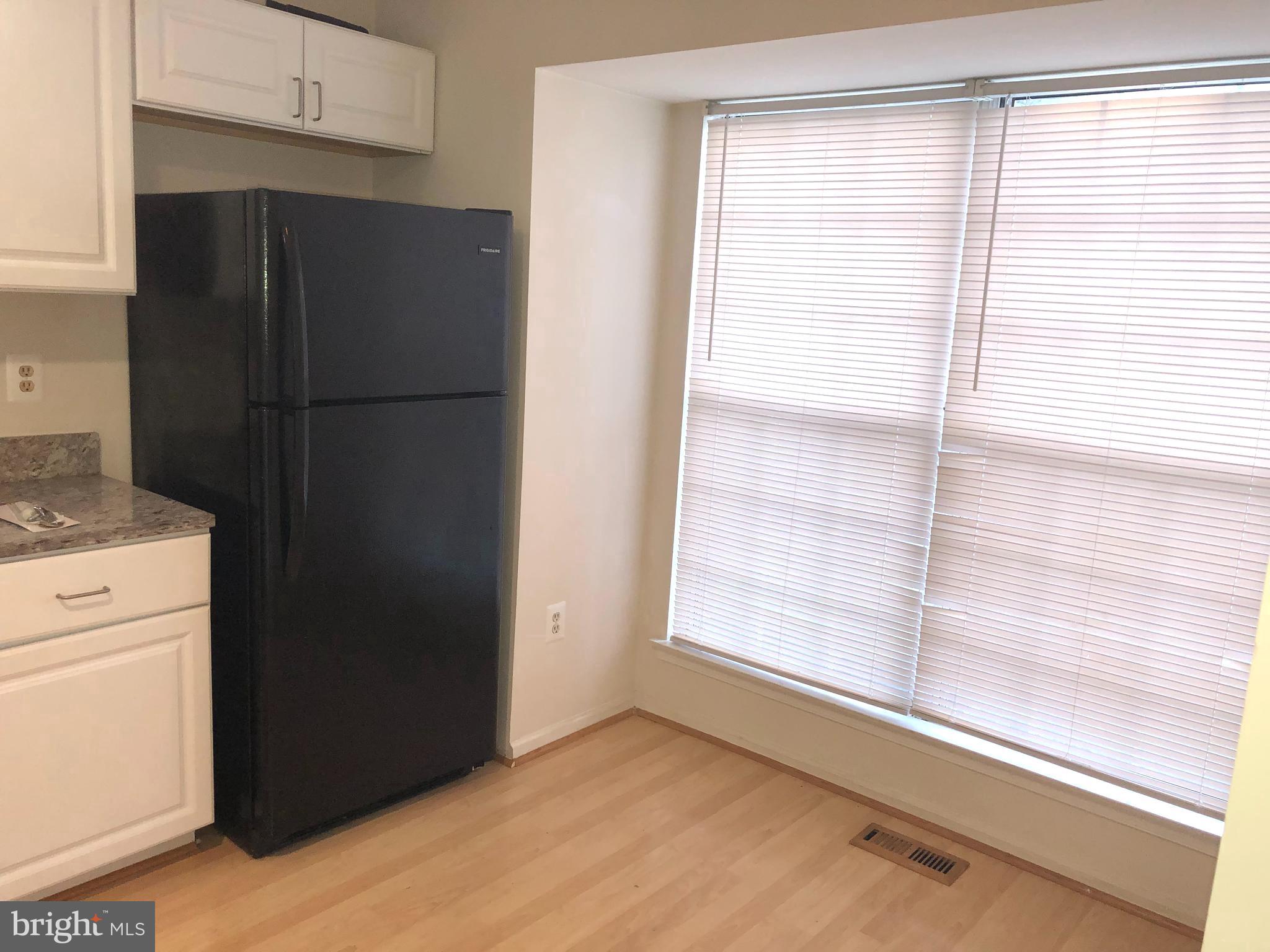 SINGLETONS GROVE - Residential Lease