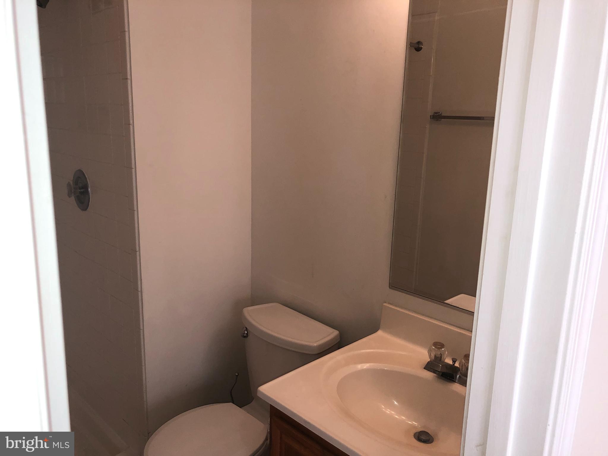 SINGLETONS GROVE - Residential Lease