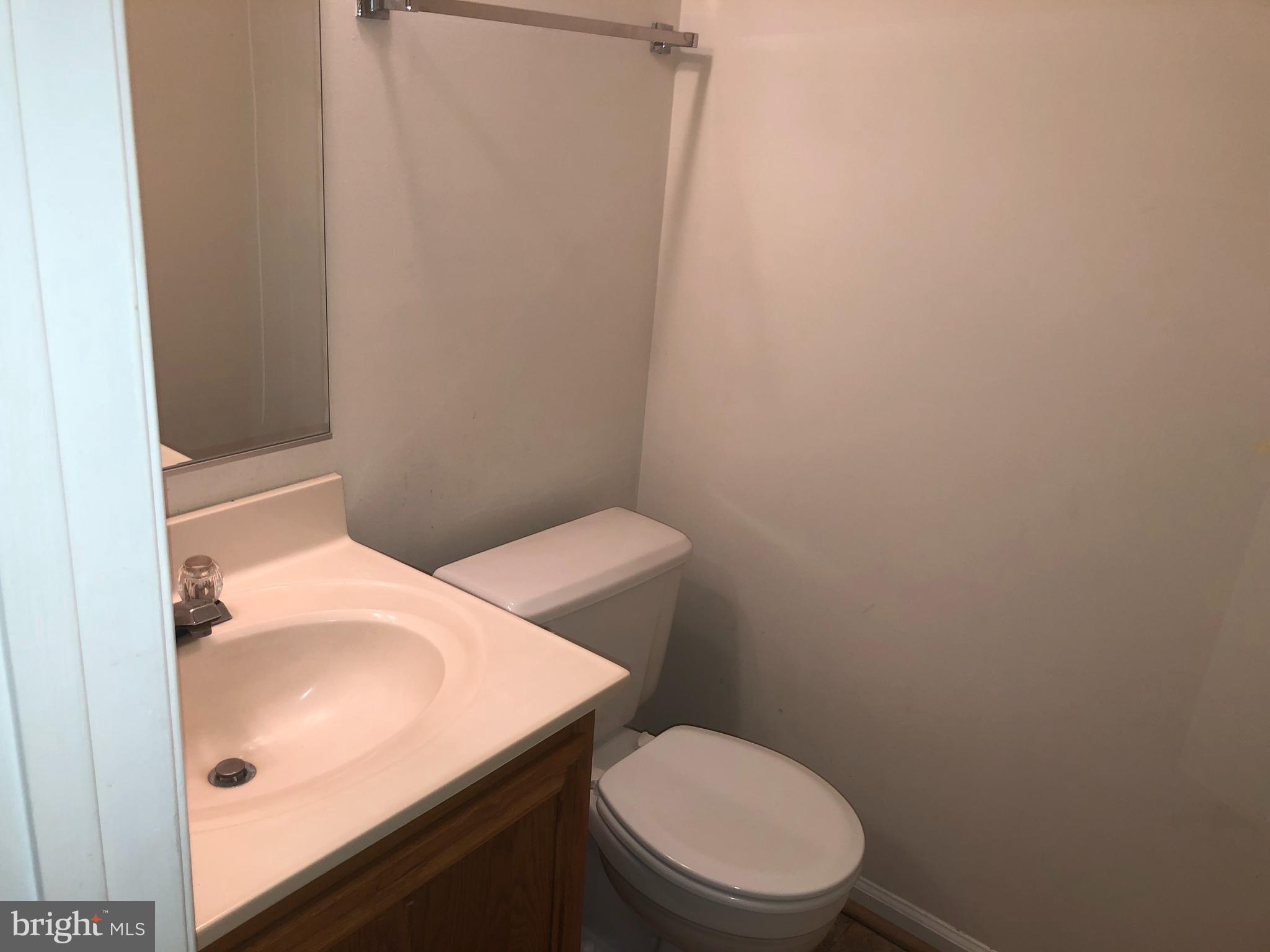 SINGLETONS GROVE - Residential Lease