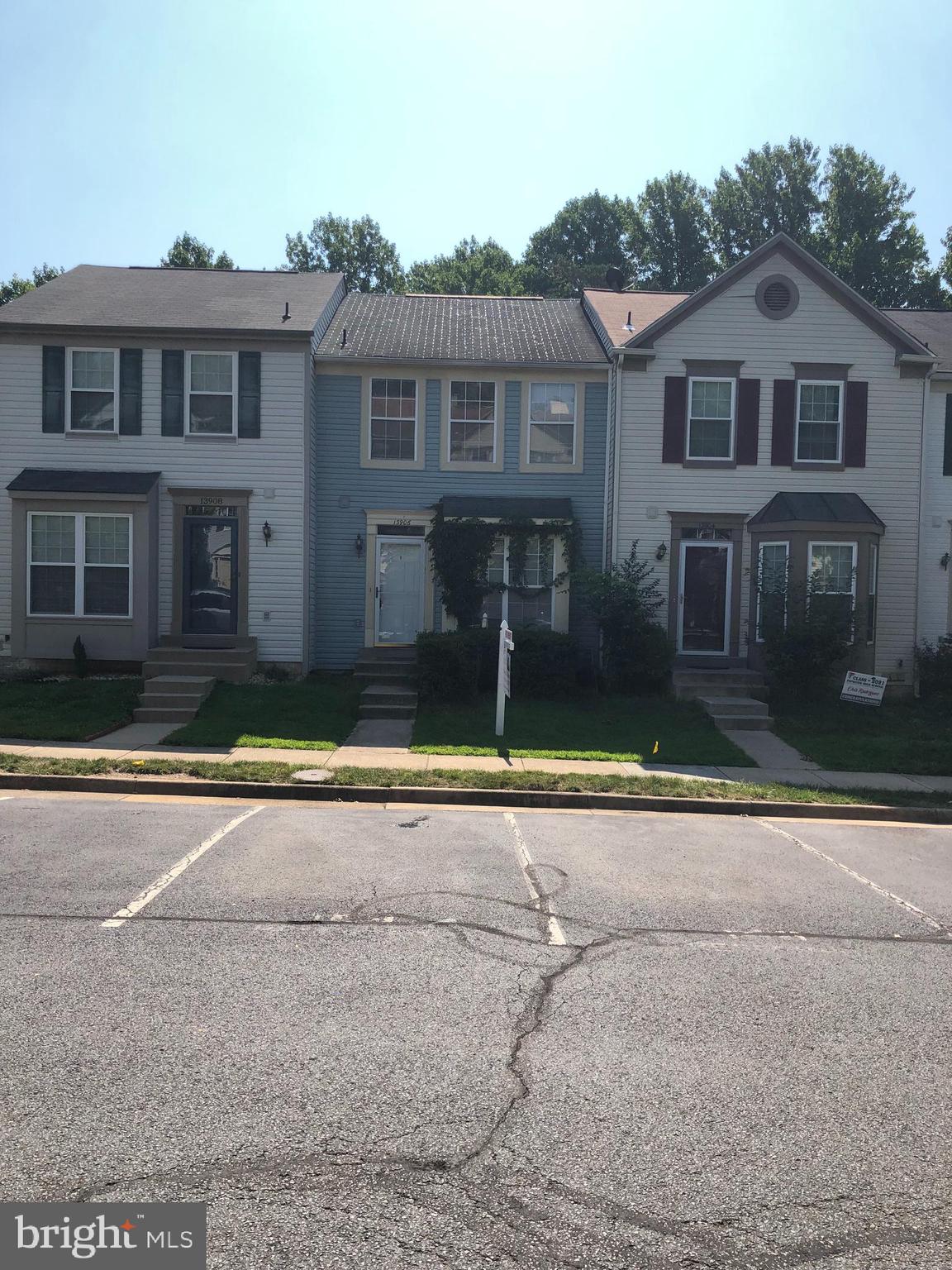 SINGLETONS GROVE - Residential Lease