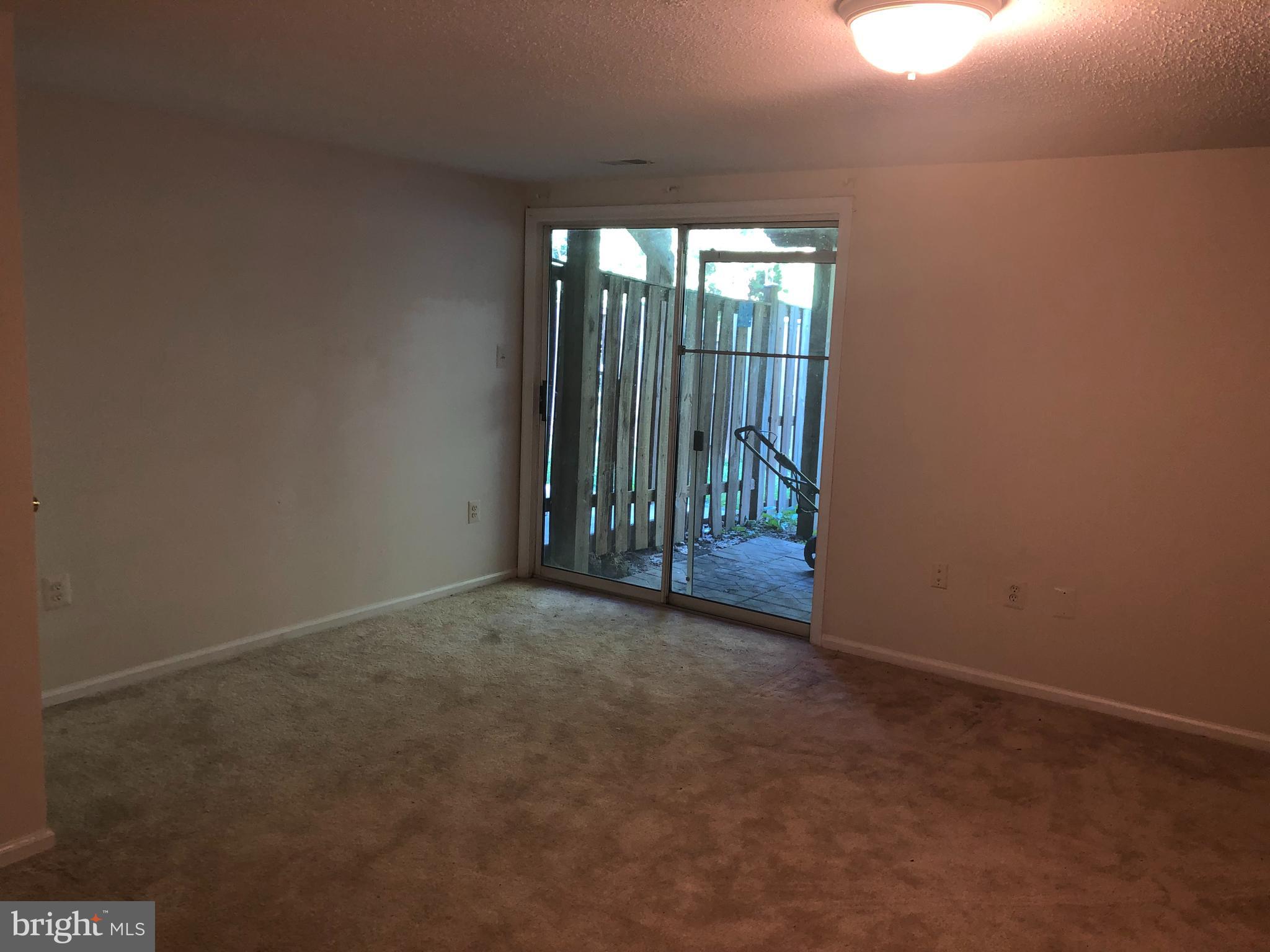 SINGLETONS GROVE - Residential Lease