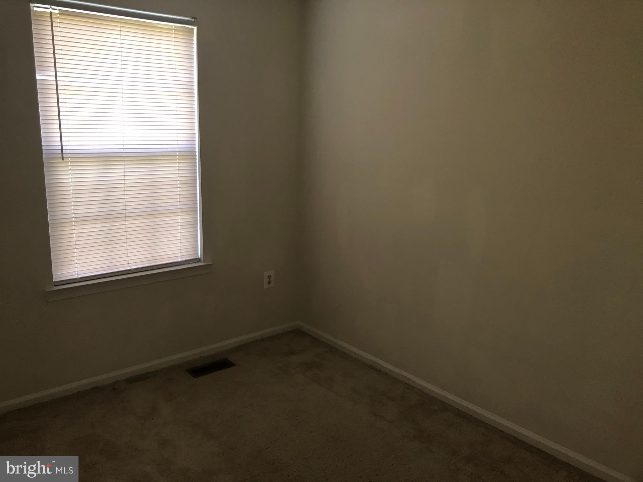 SINGLETONS GROVE - Residential Lease