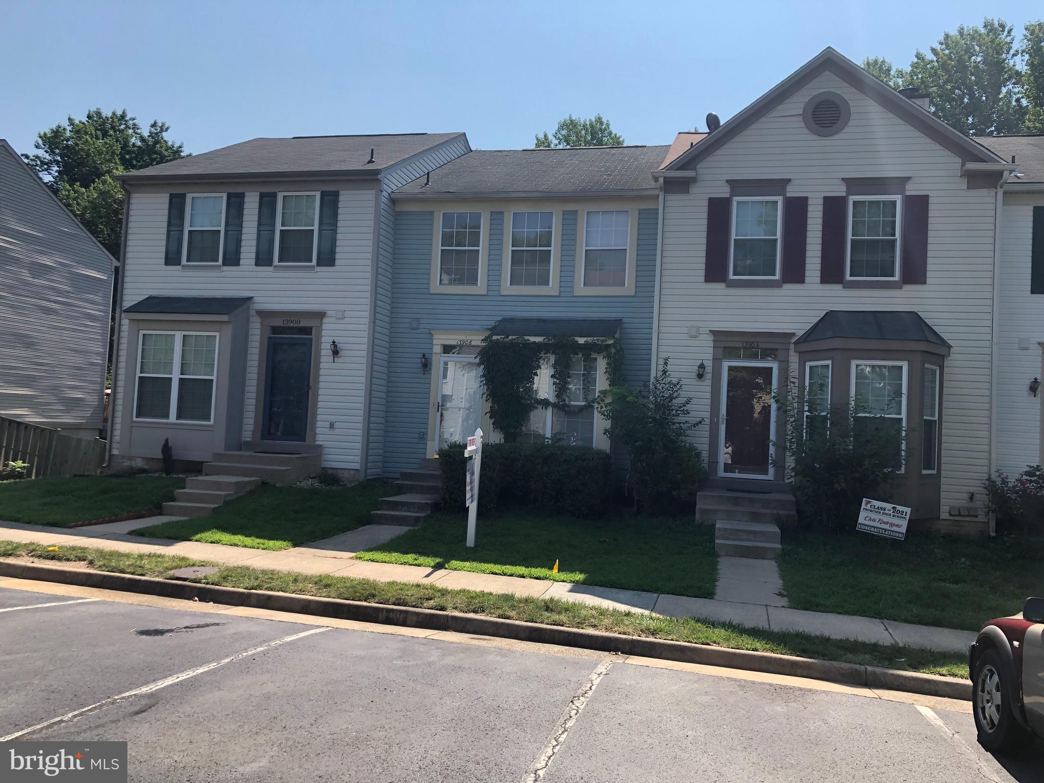 SINGLETONS GROVE - Residential Lease