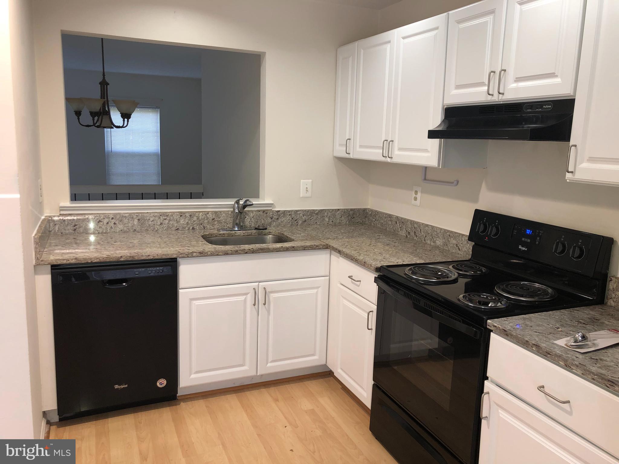 SINGLETONS GROVE - Residential Lease