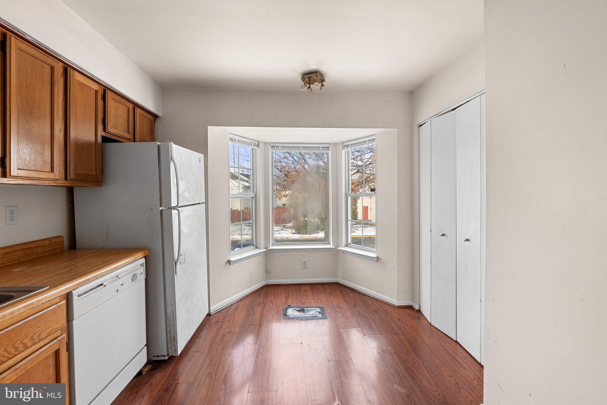 REGENCY TOWNS - Residential