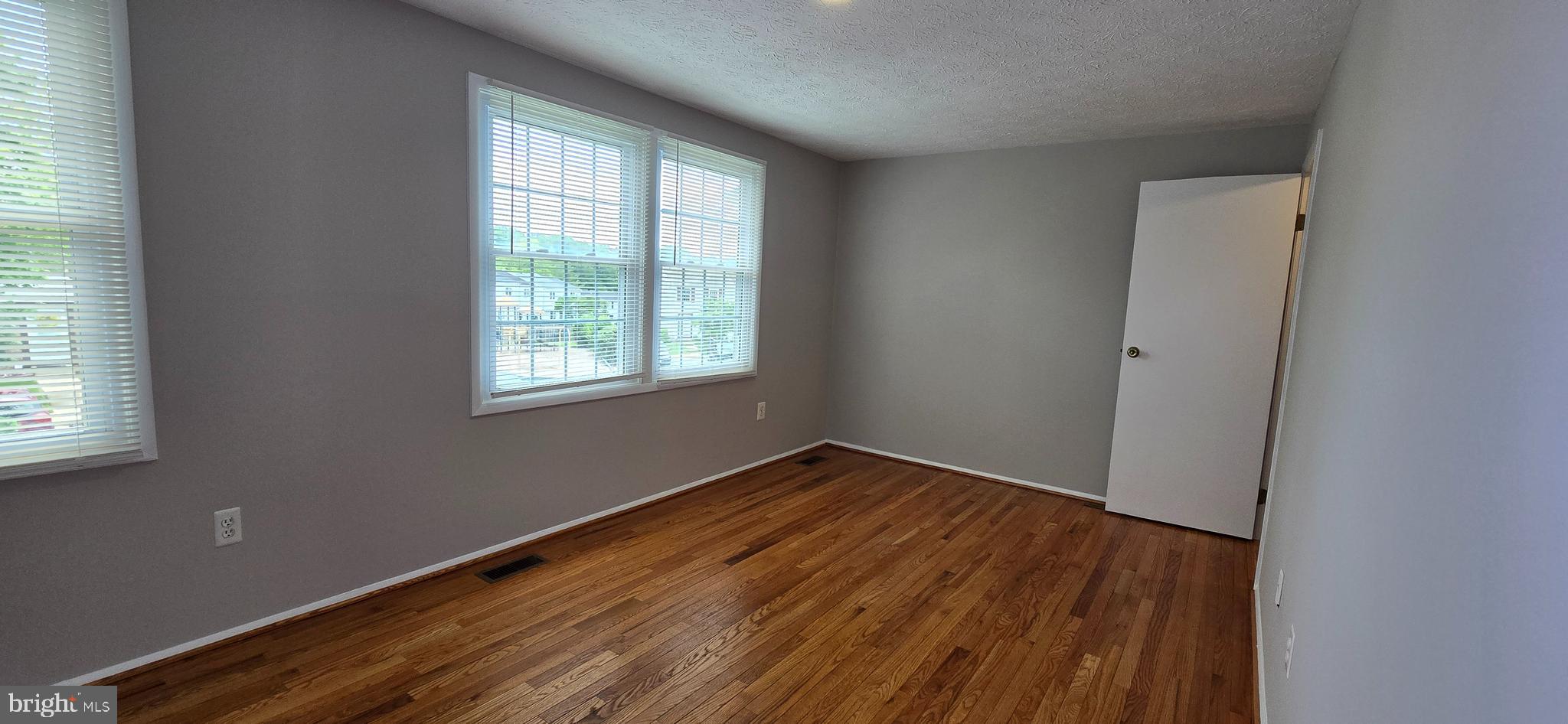 DAMASCUS VALLEY PARK - Residential Lease