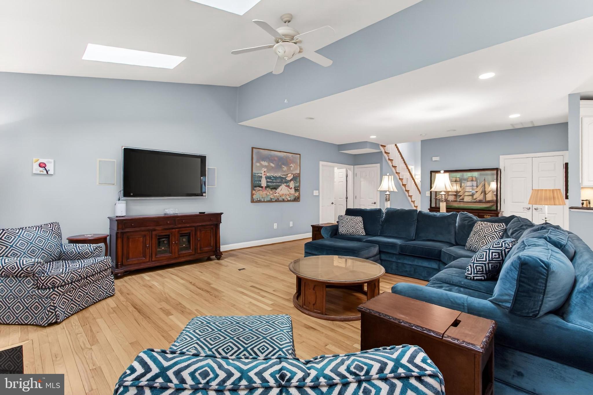 HAMPTONS OF MCLEAN - Residential