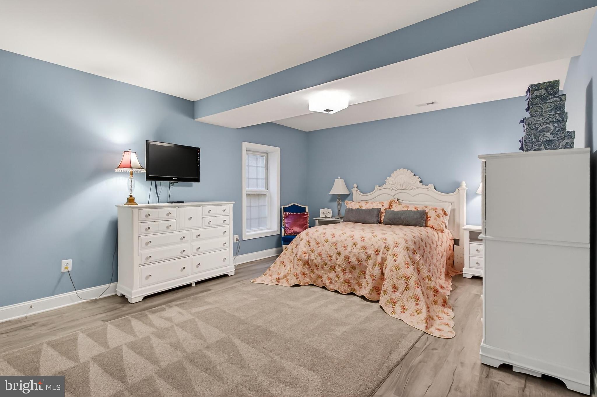 HAMPTONS OF MCLEAN - Residential