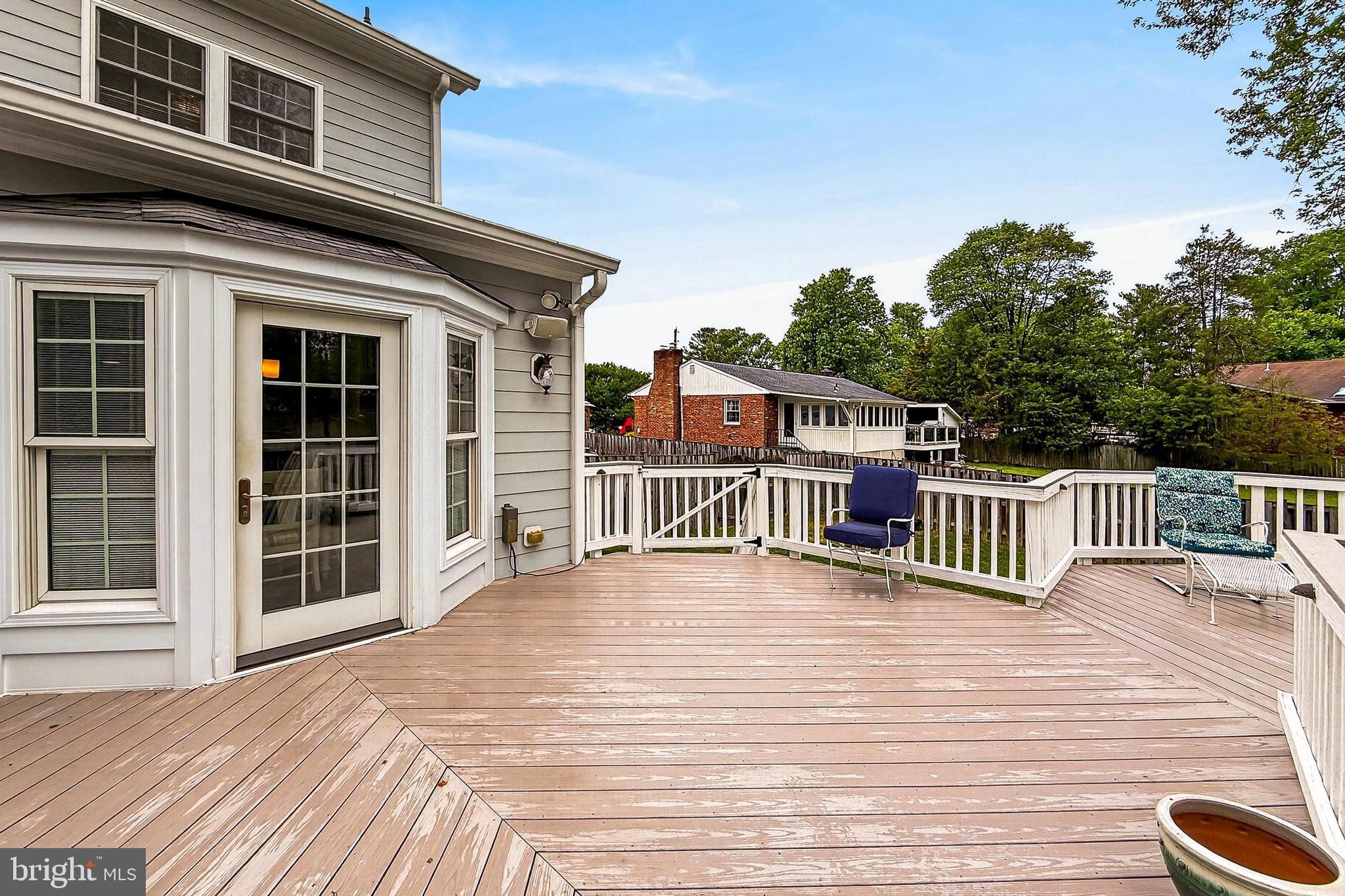 HAMPTONS OF MCLEAN - Residential