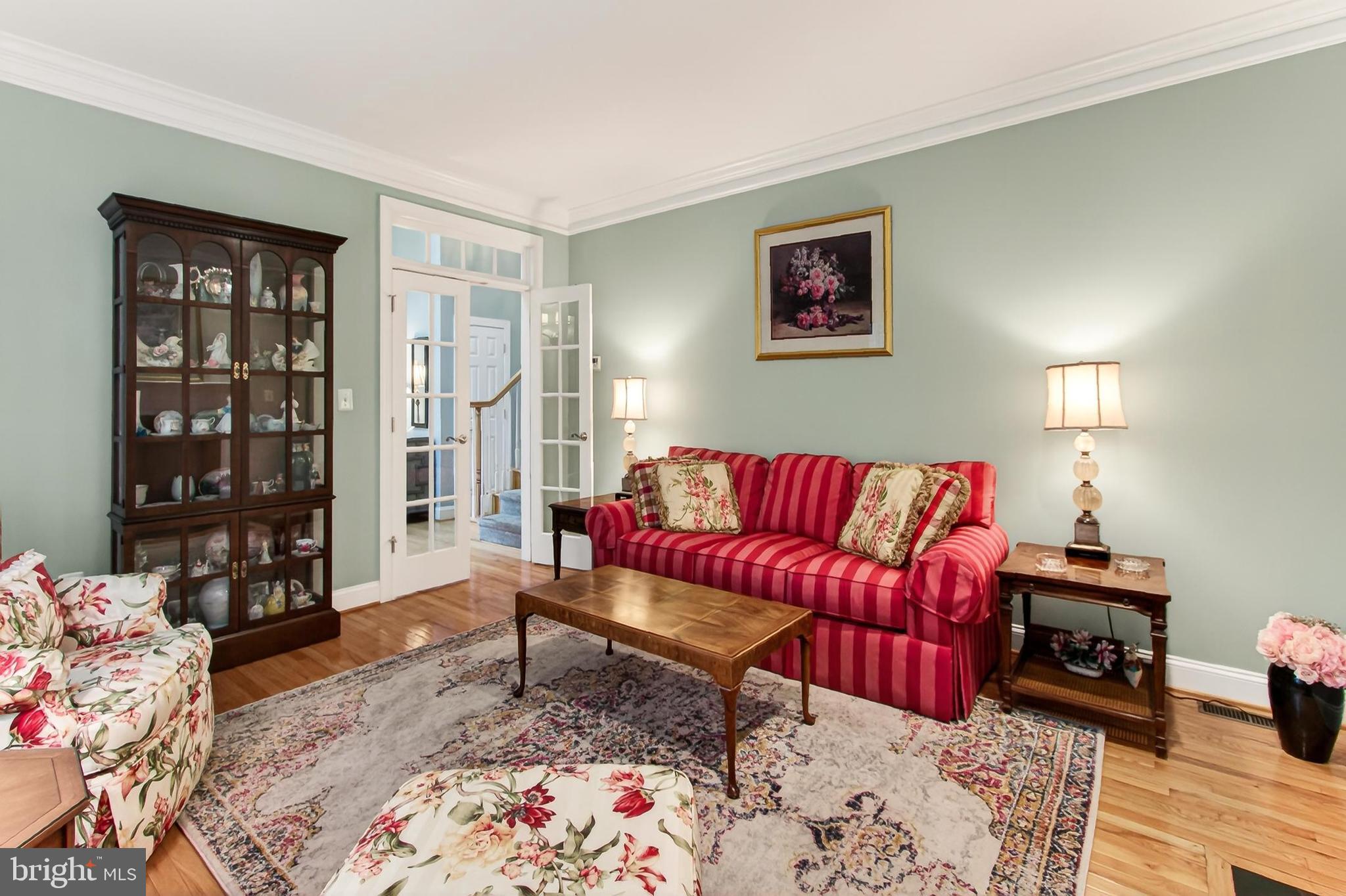 HAMPTONS OF MCLEAN - Residential
