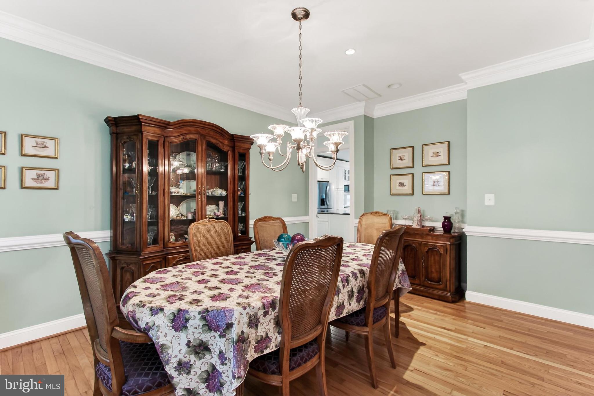 HAMPTONS OF MCLEAN - Residential