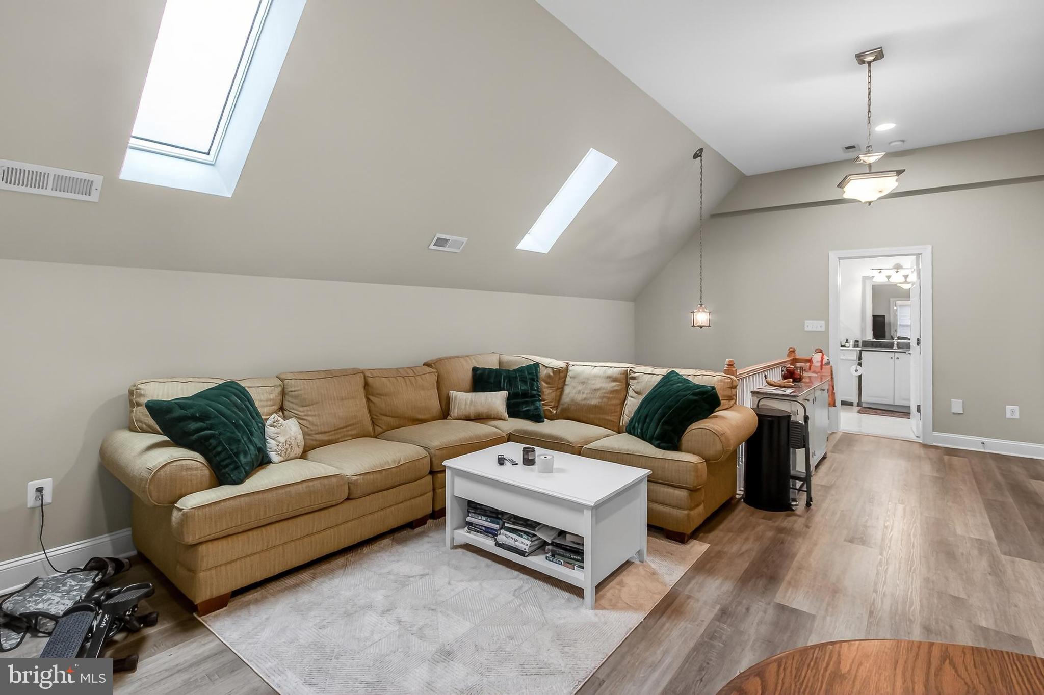 HAMPTONS OF MCLEAN - Residential