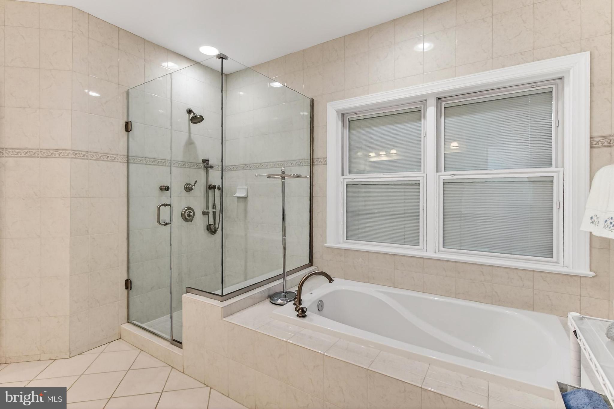 HAMPTONS OF MCLEAN - Residential