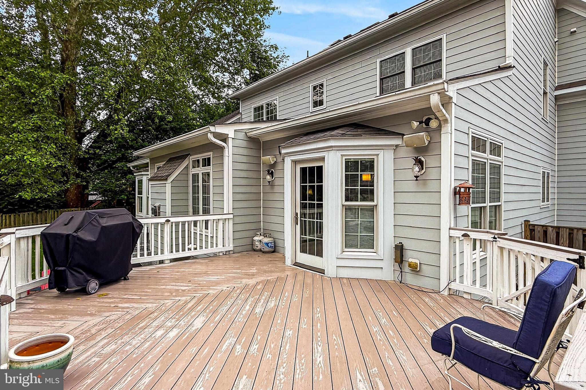 HAMPTONS OF MCLEAN - Residential