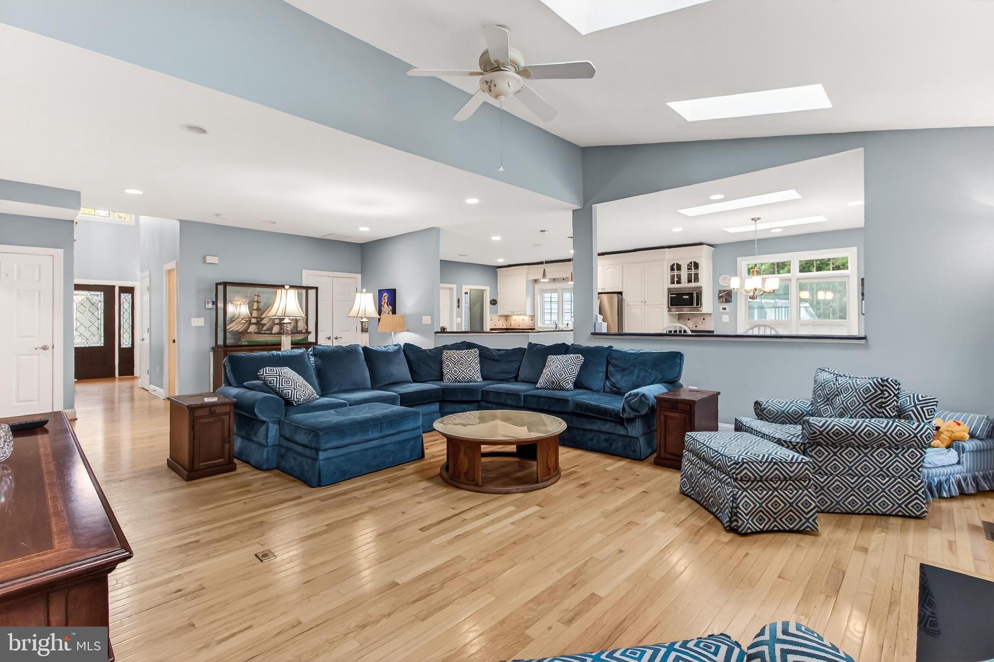 HAMPTONS OF MCLEAN - Residential