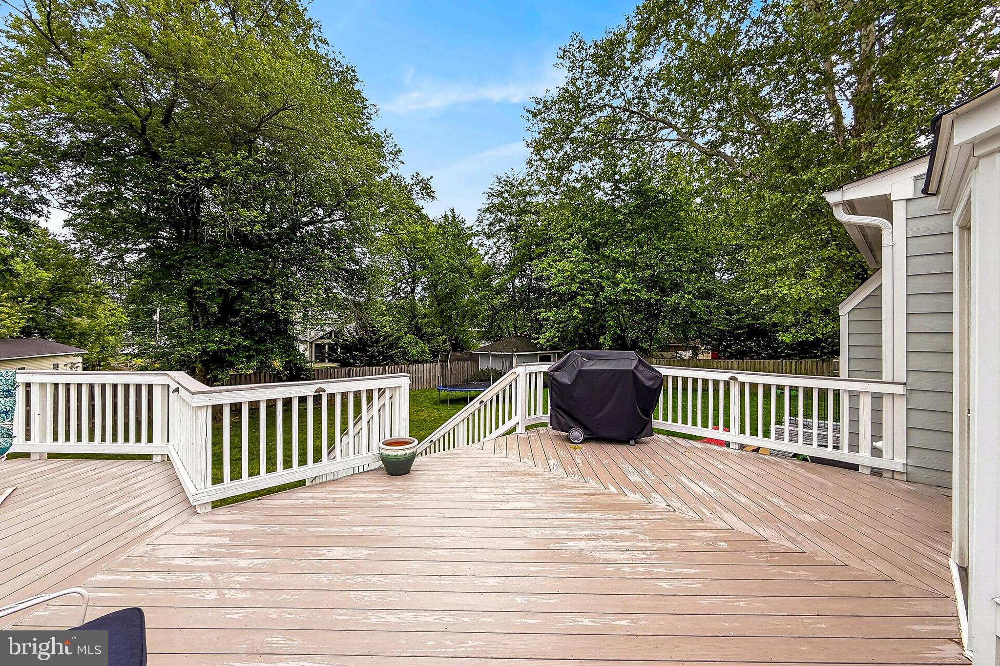 HAMPTONS OF MCLEAN - Residential