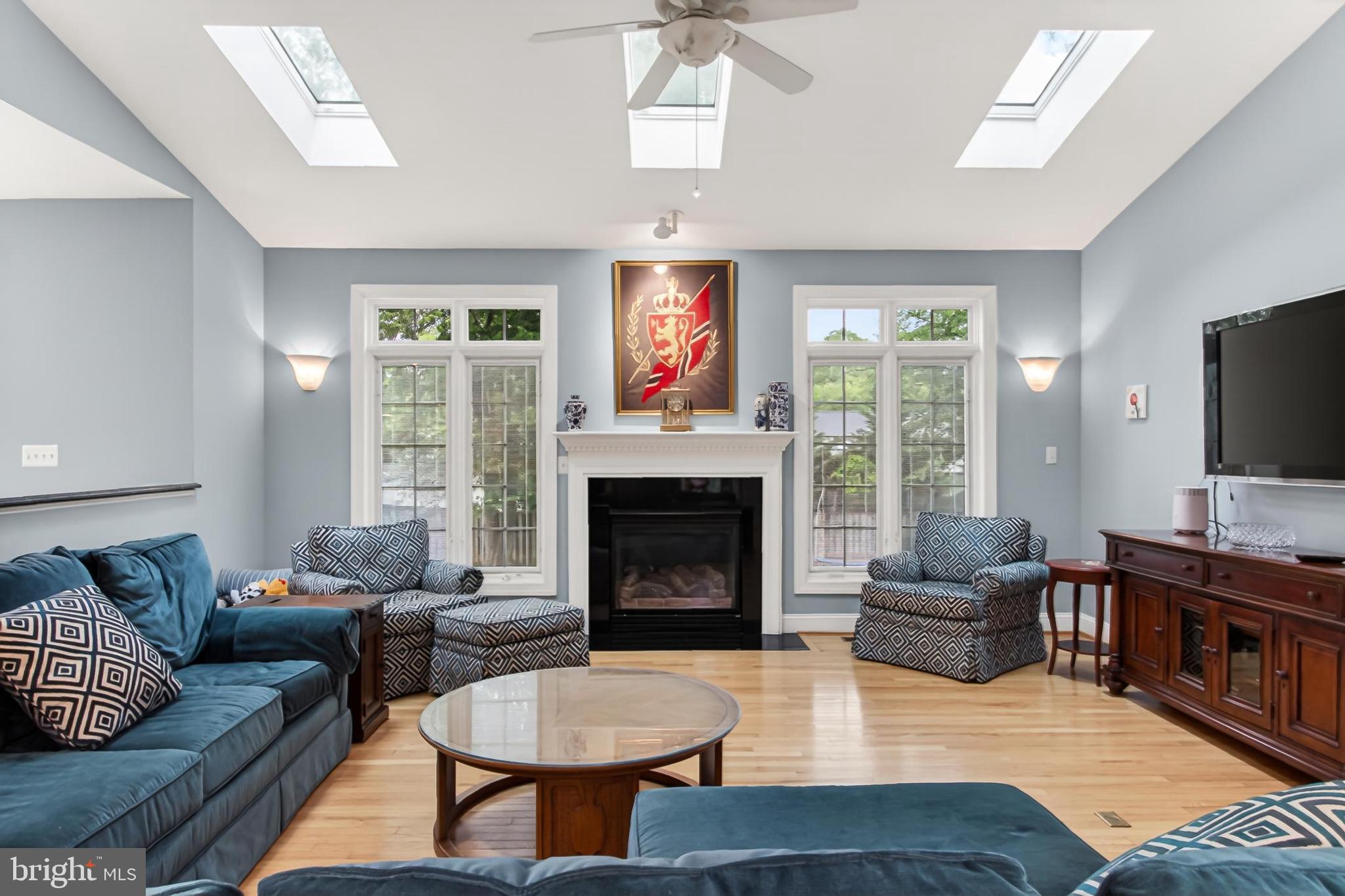 HAMPTONS OF MCLEAN - Residential