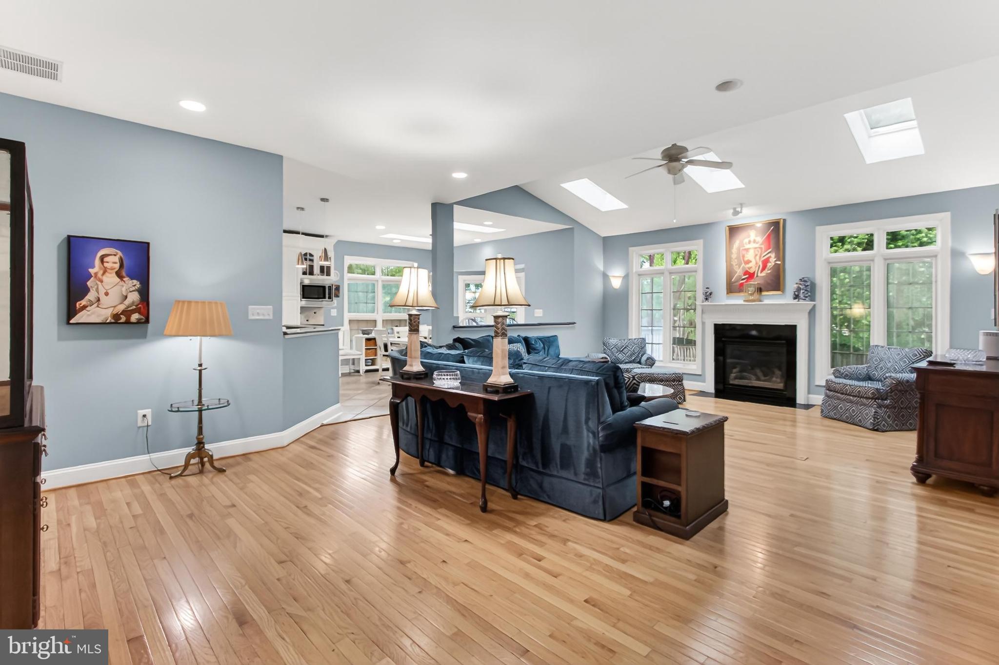 HAMPTONS OF MCLEAN - Residential