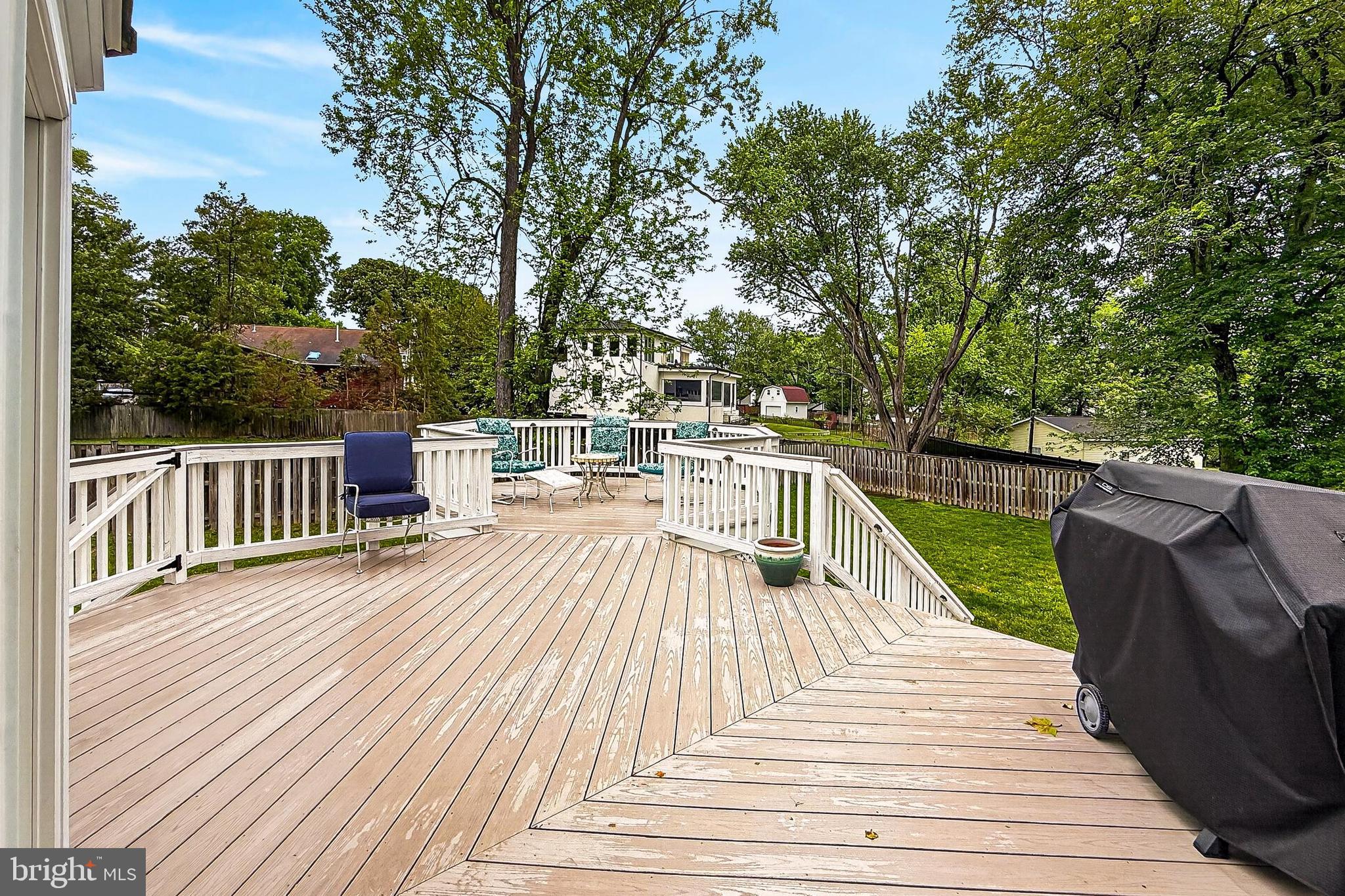 HAMPTONS OF MCLEAN - Residential