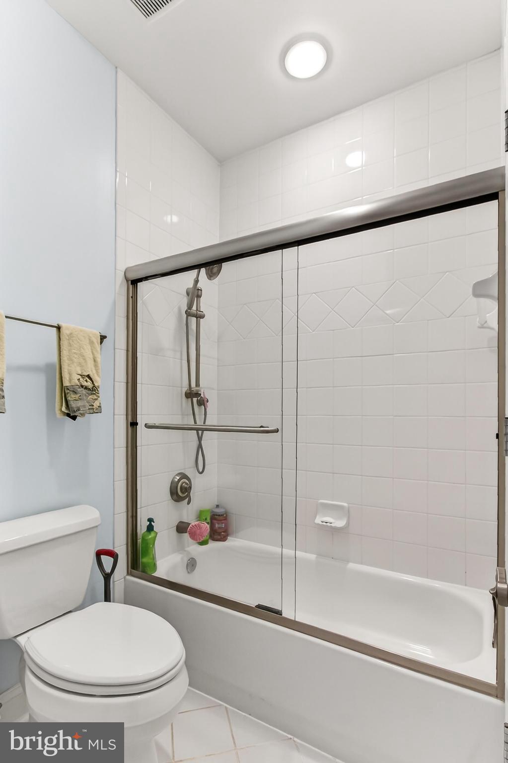 HAMPTONS OF MCLEAN - Residential