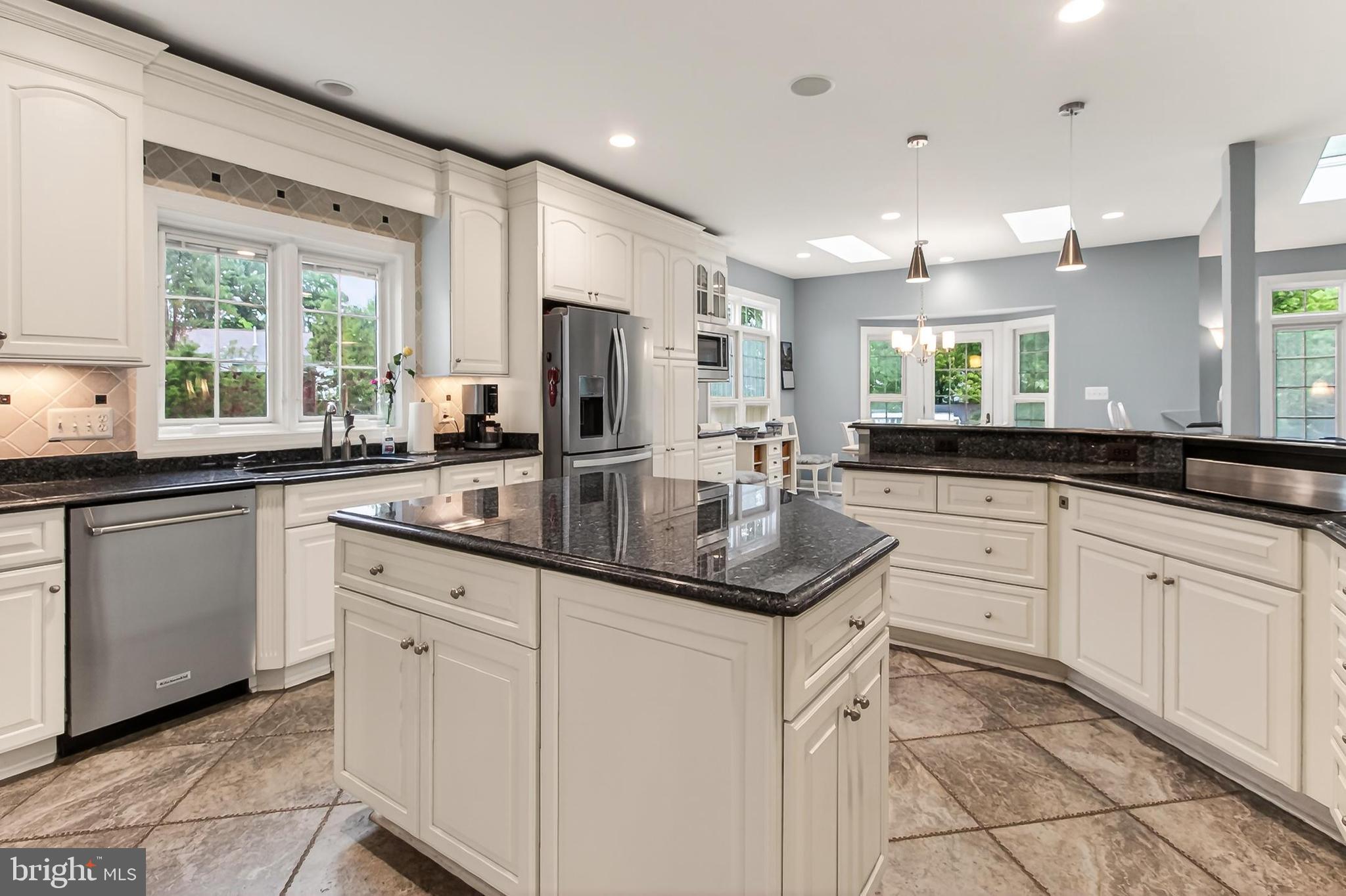 HAMPTONS OF MCLEAN - Residential