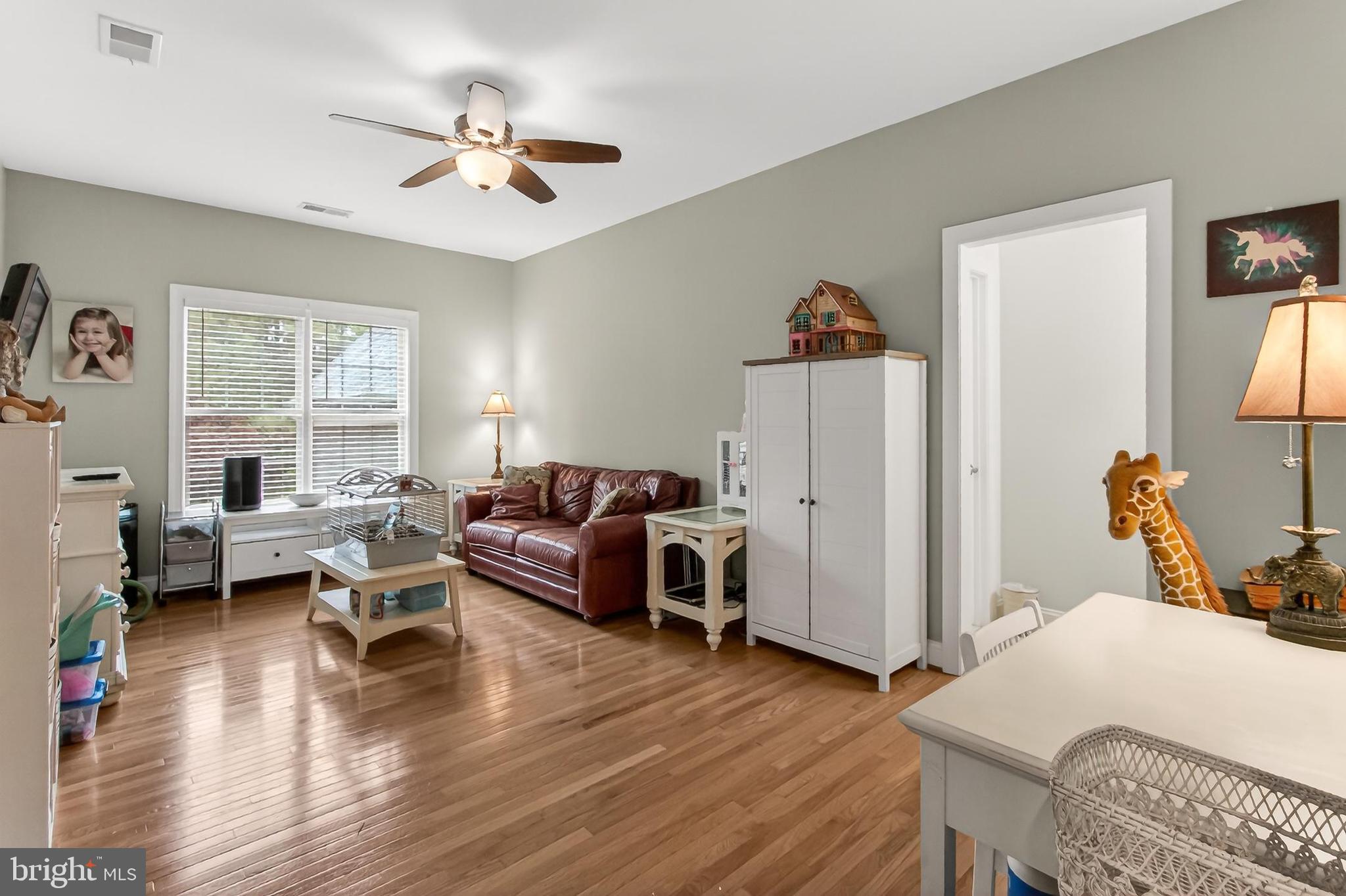 HAMPTONS OF MCLEAN - Residential