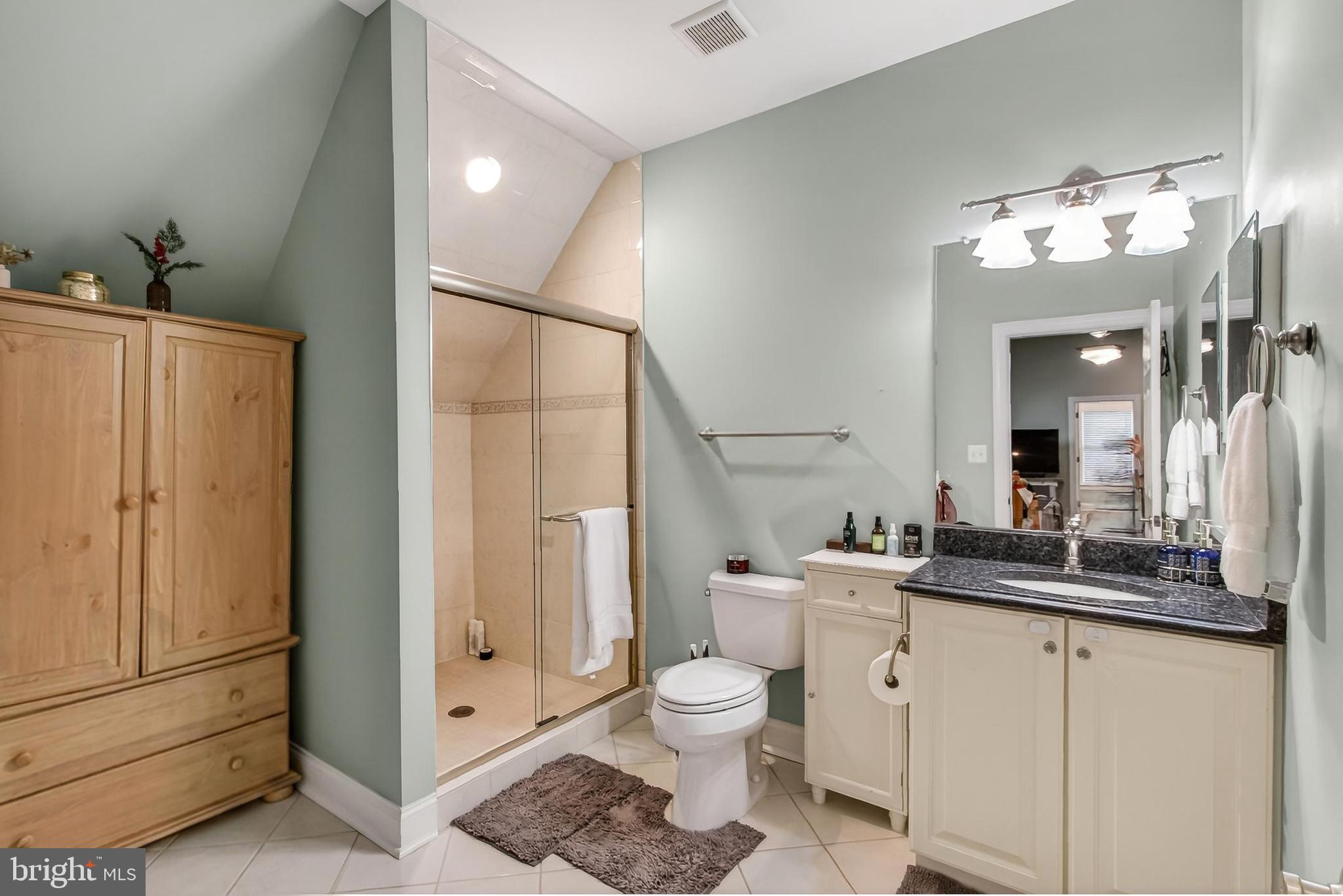 HAMPTONS OF MCLEAN - Residential