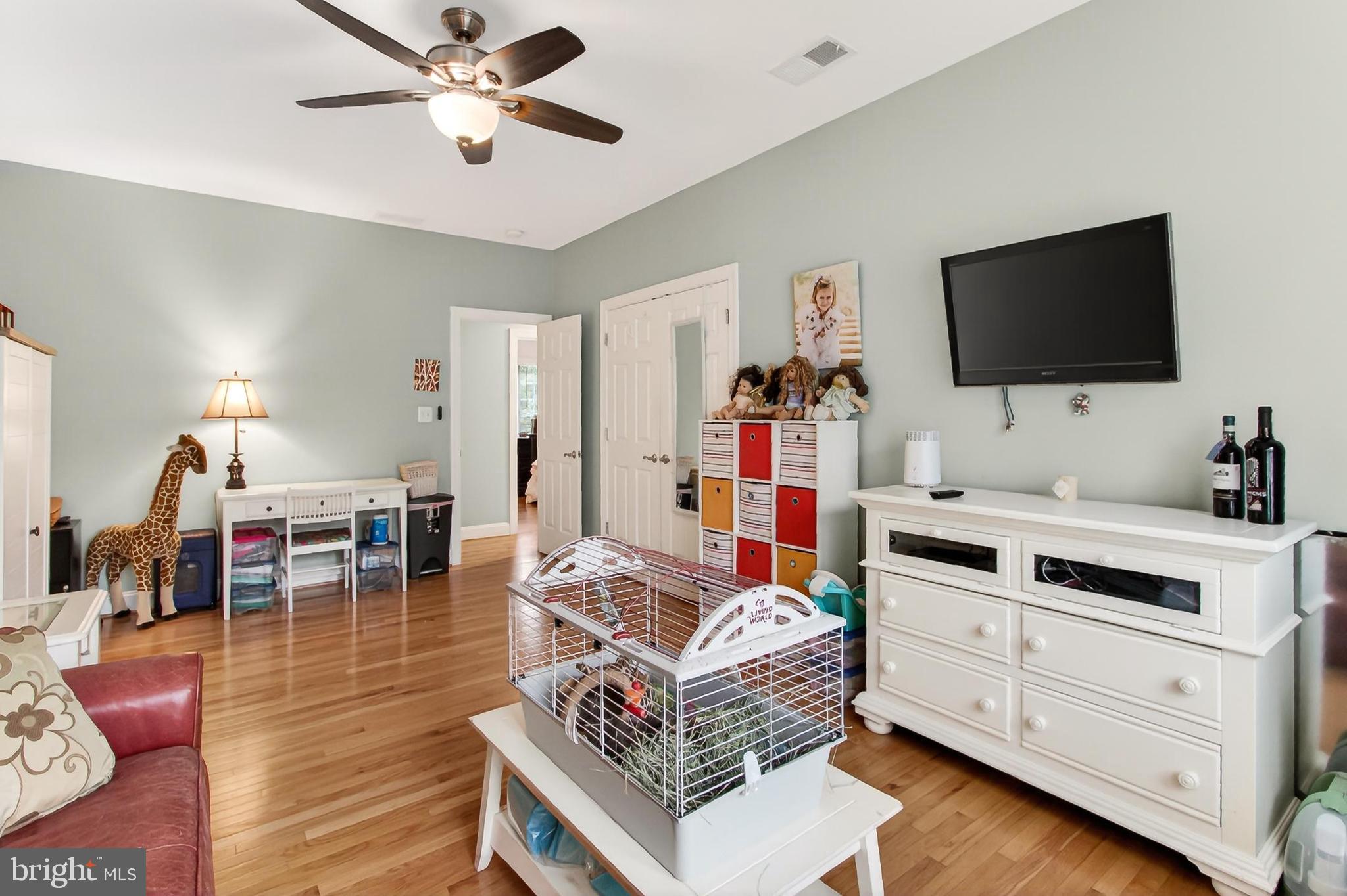 HAMPTONS OF MCLEAN - Residential