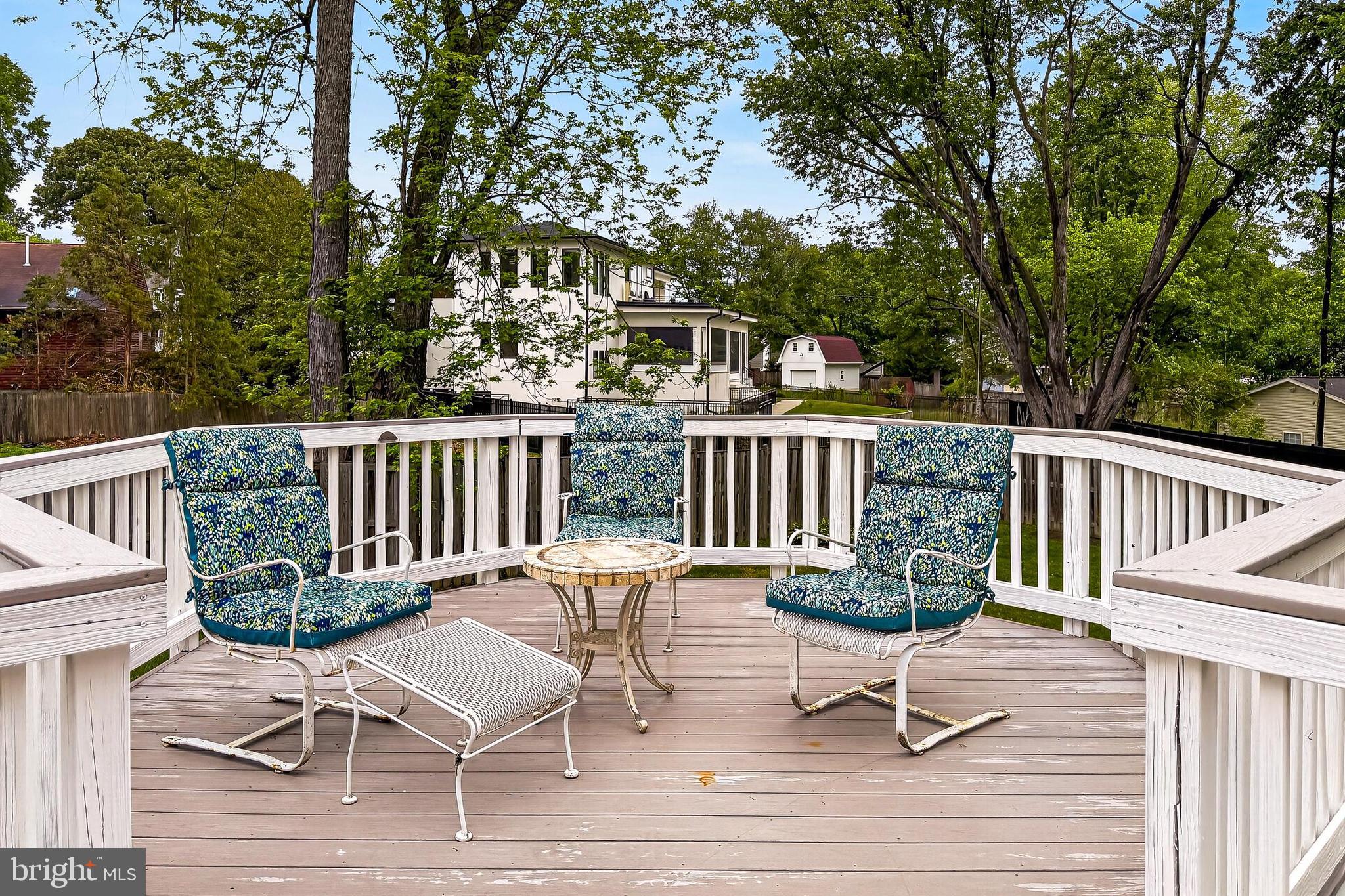 HAMPTONS OF MCLEAN - Residential