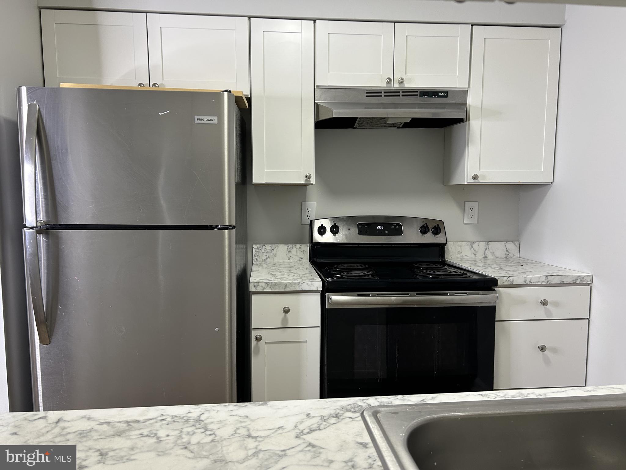 DRUMMOND RIDGE - Residential Lease